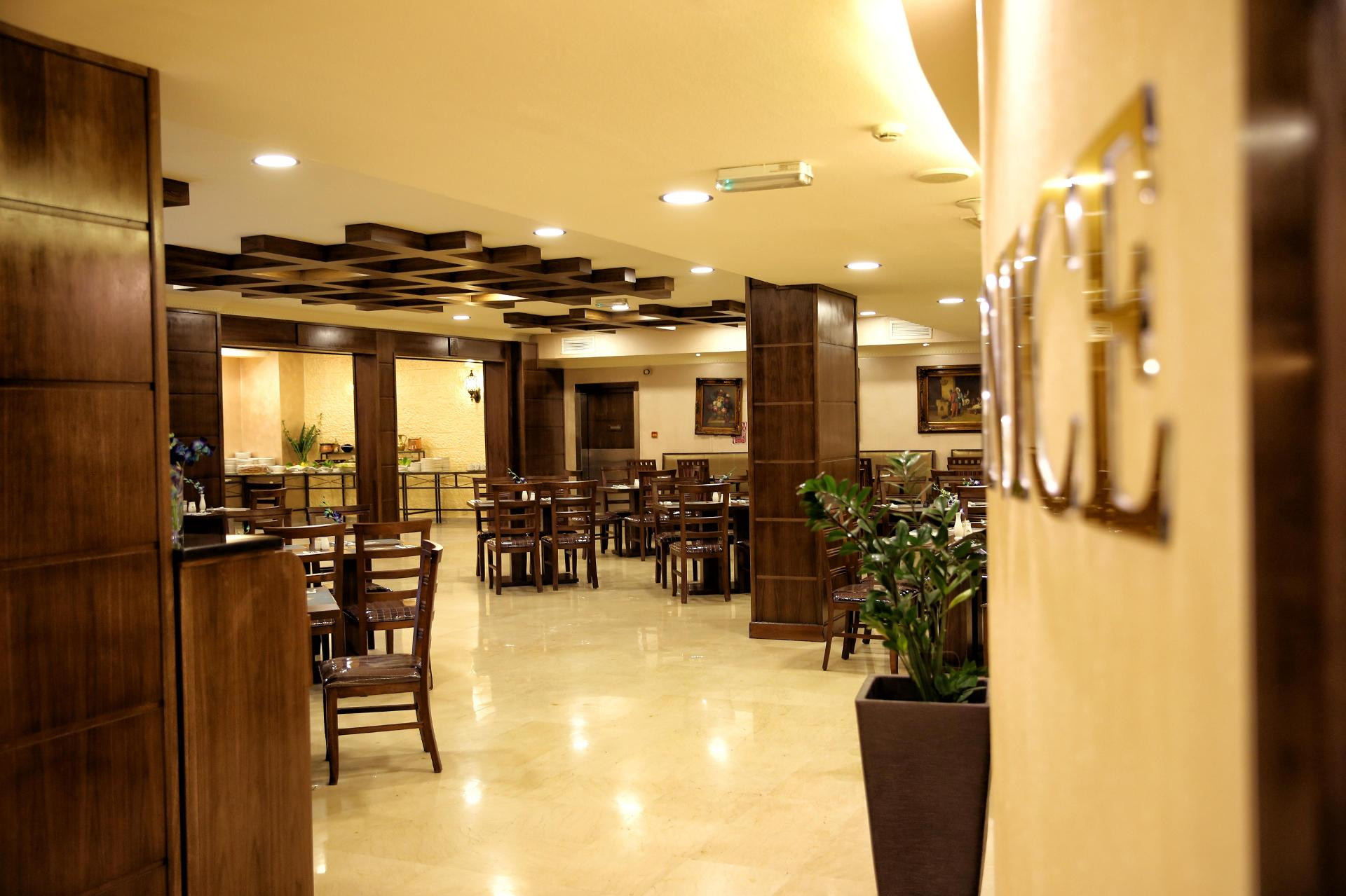 Vista Lobby Al-Fanar Palace Hotel