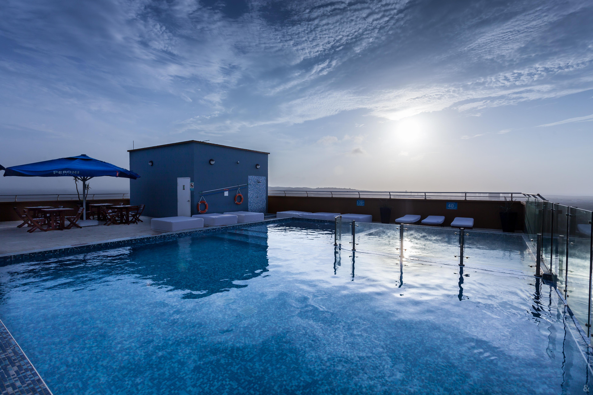 Vista da piscina GHL Hotel Barranquilla