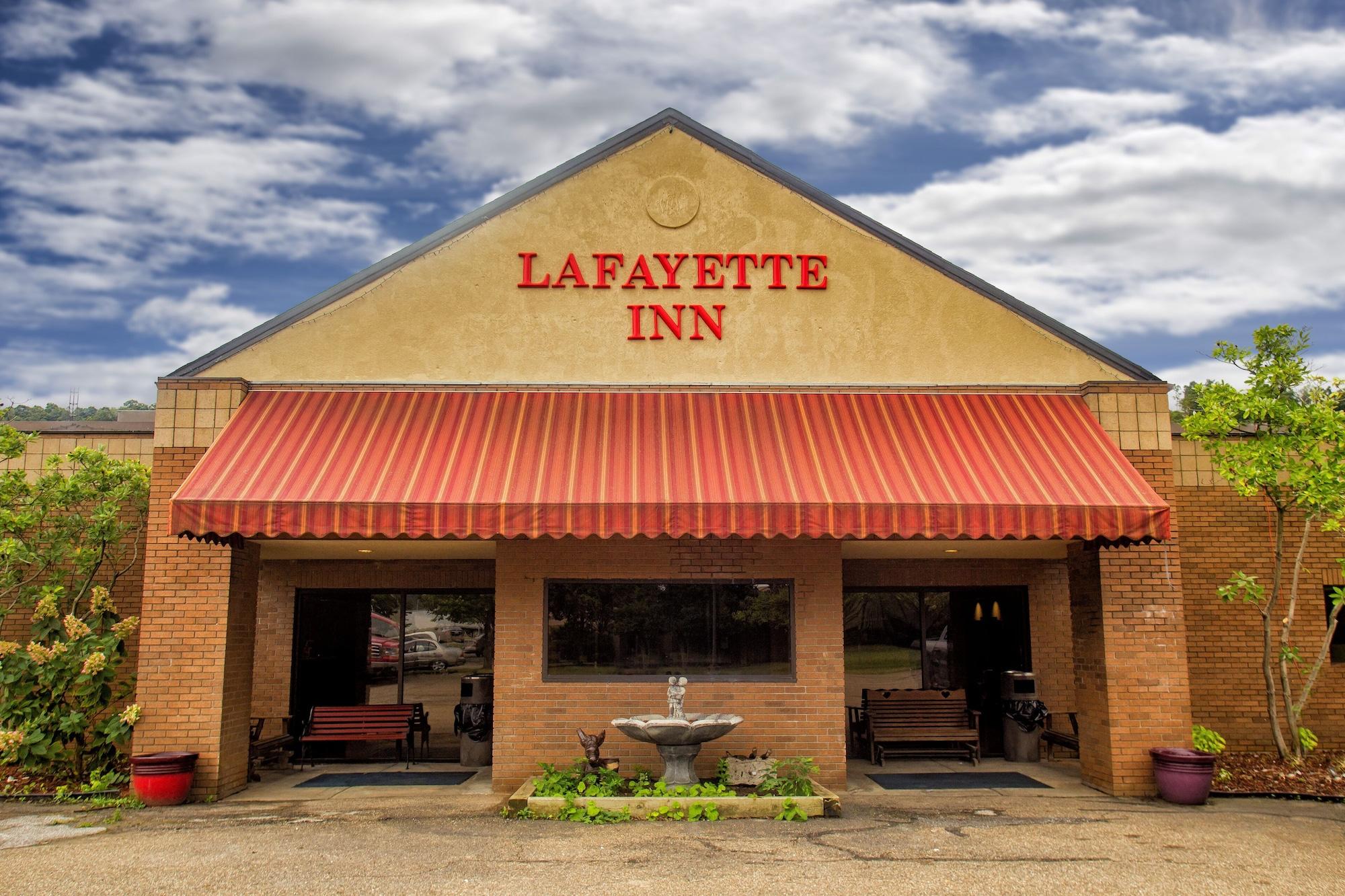 Varios Lafayette Inn
