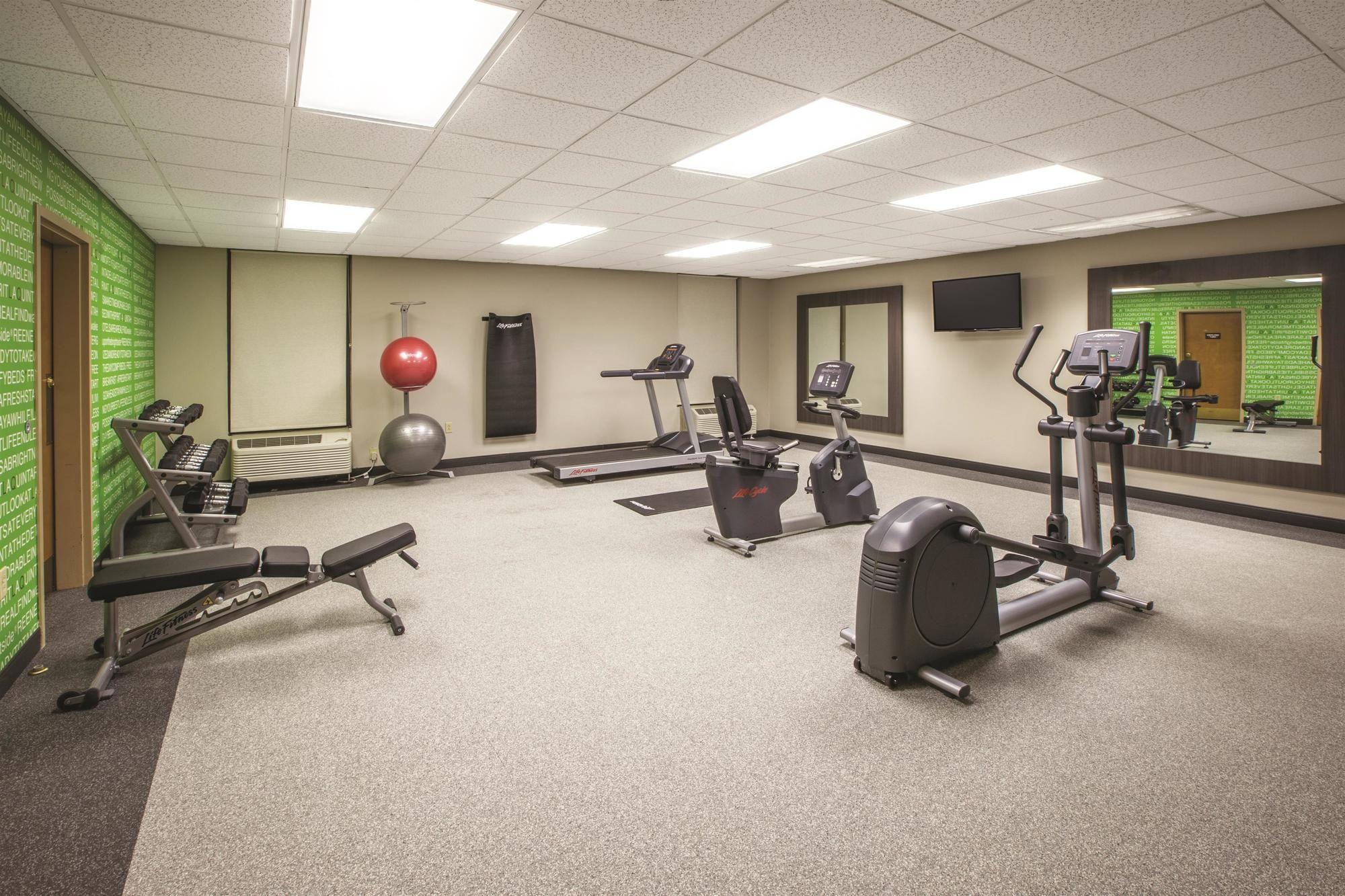 Gimnasio La Quinta Inn & Suites by Wyndham Mechanicsburg - Harrisburg