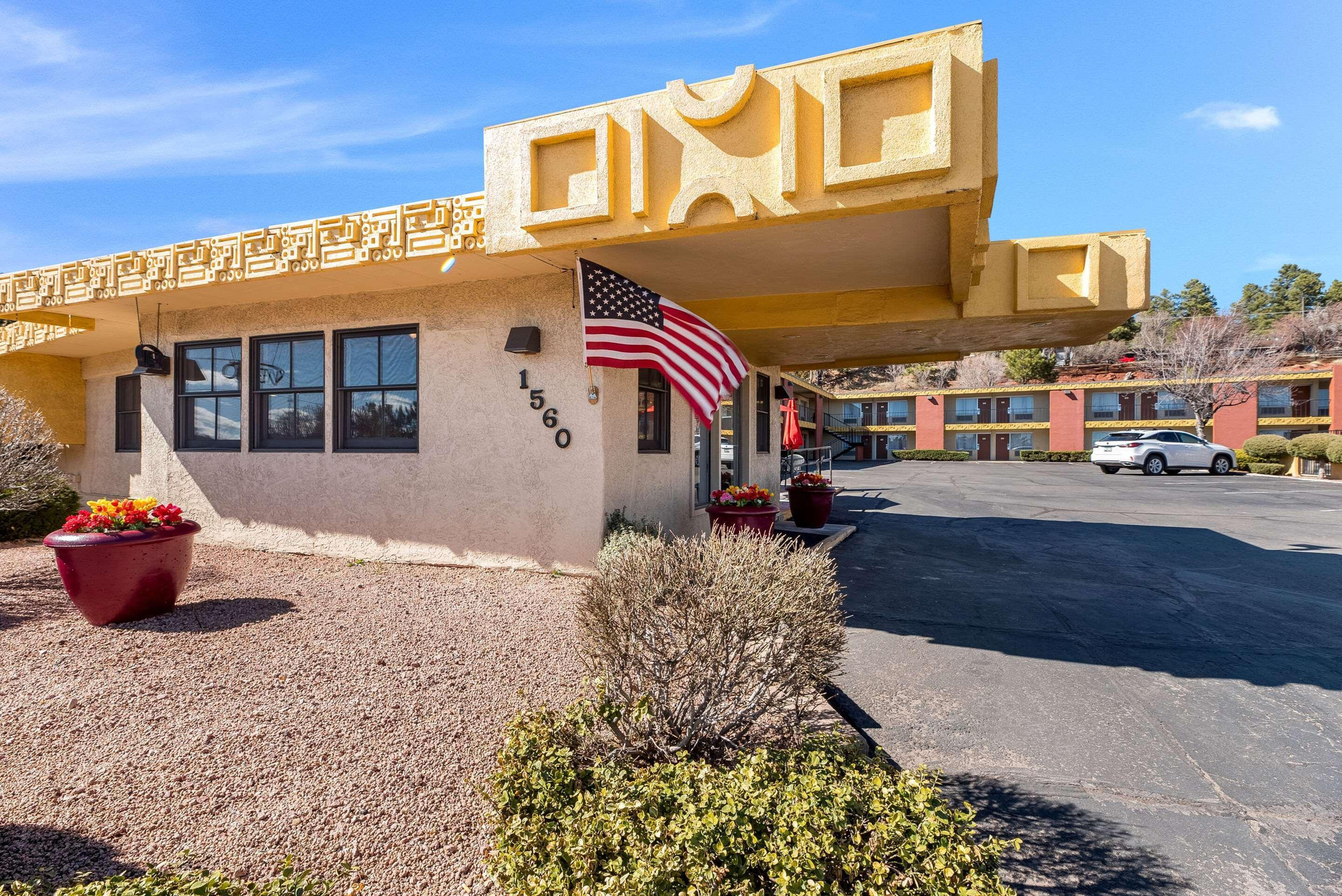 Vista Exterior Kings House Motor Hotel