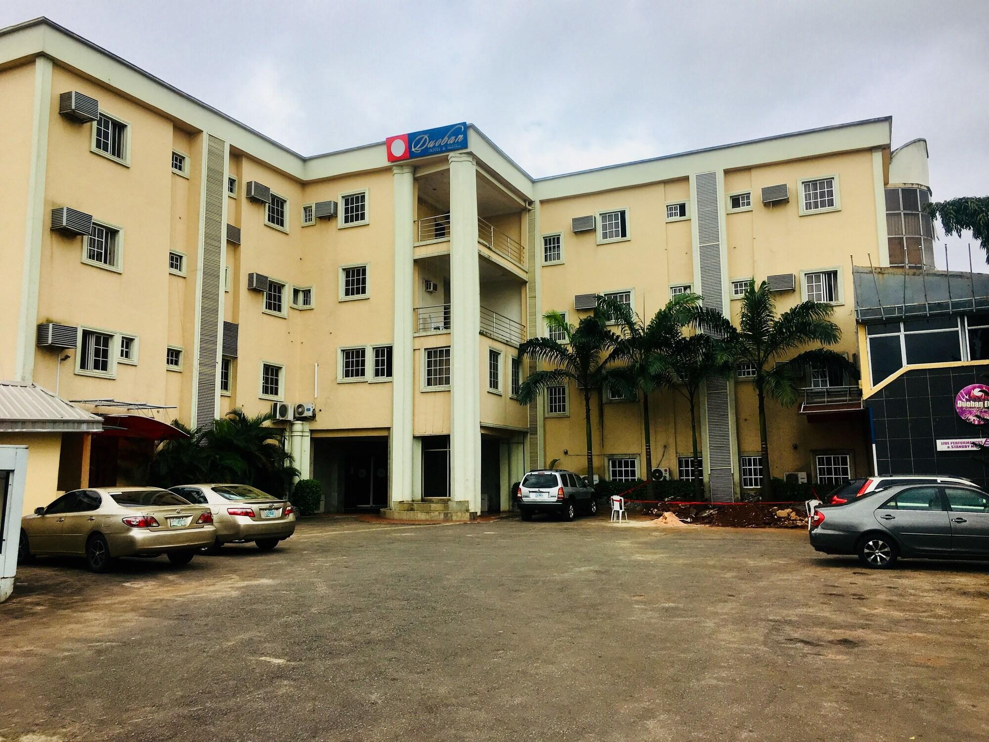 Varios Duoban Hotel & Suite