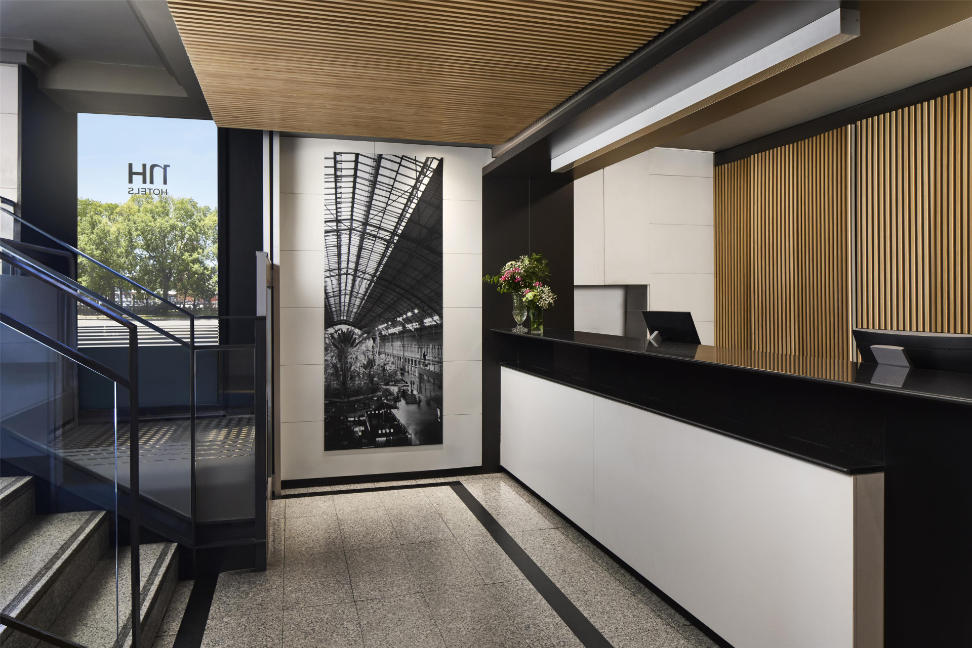 Vista Lobby NH Madrid Atocha