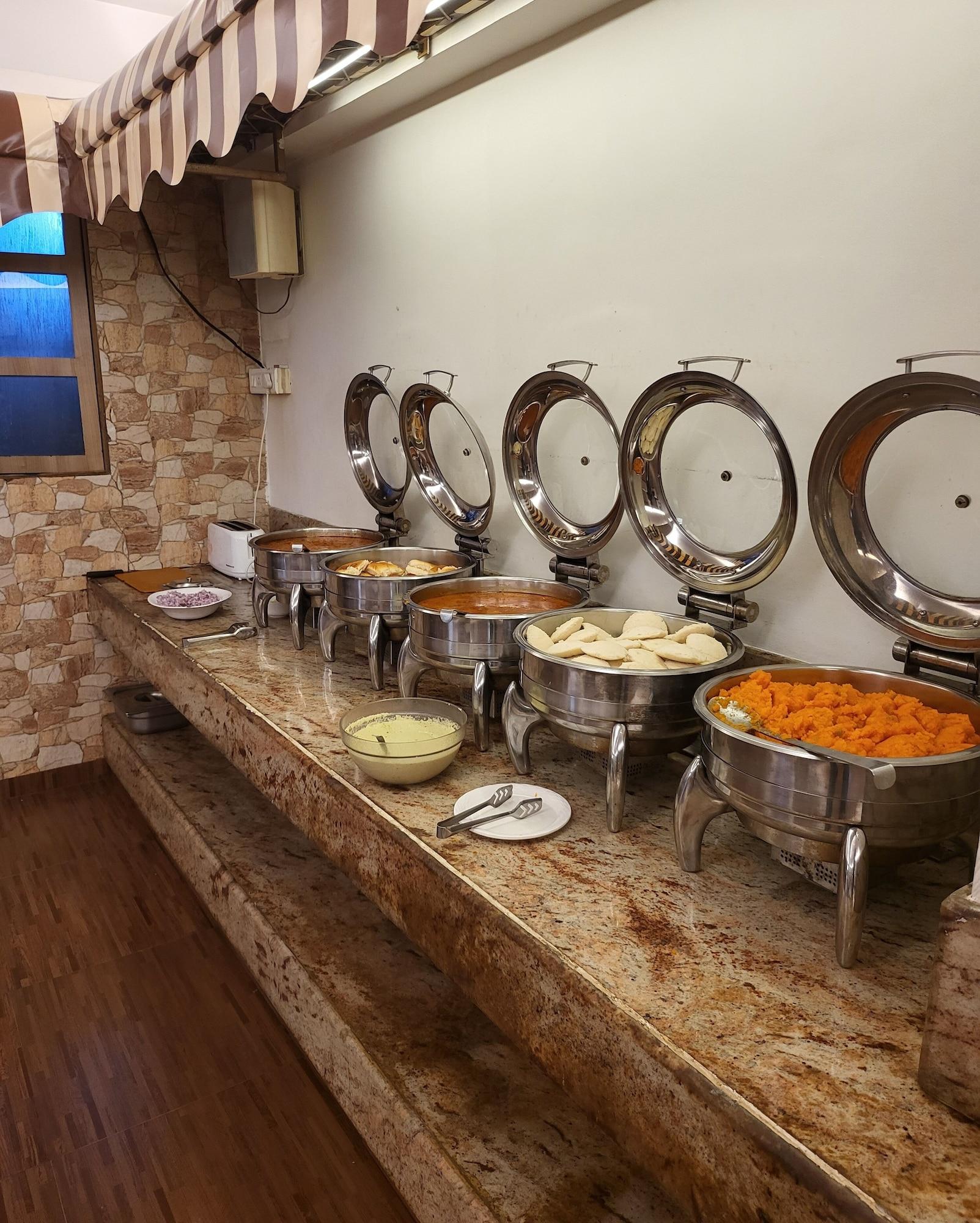 Restaurant Hotel Maharana Inn Chembur