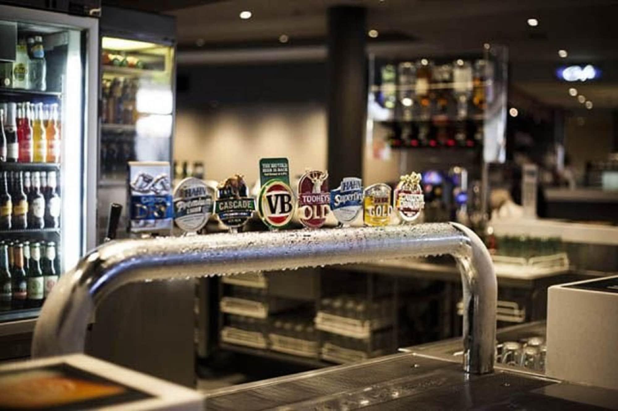 Bar/Salón Quality Hotel Rules Club Wagga