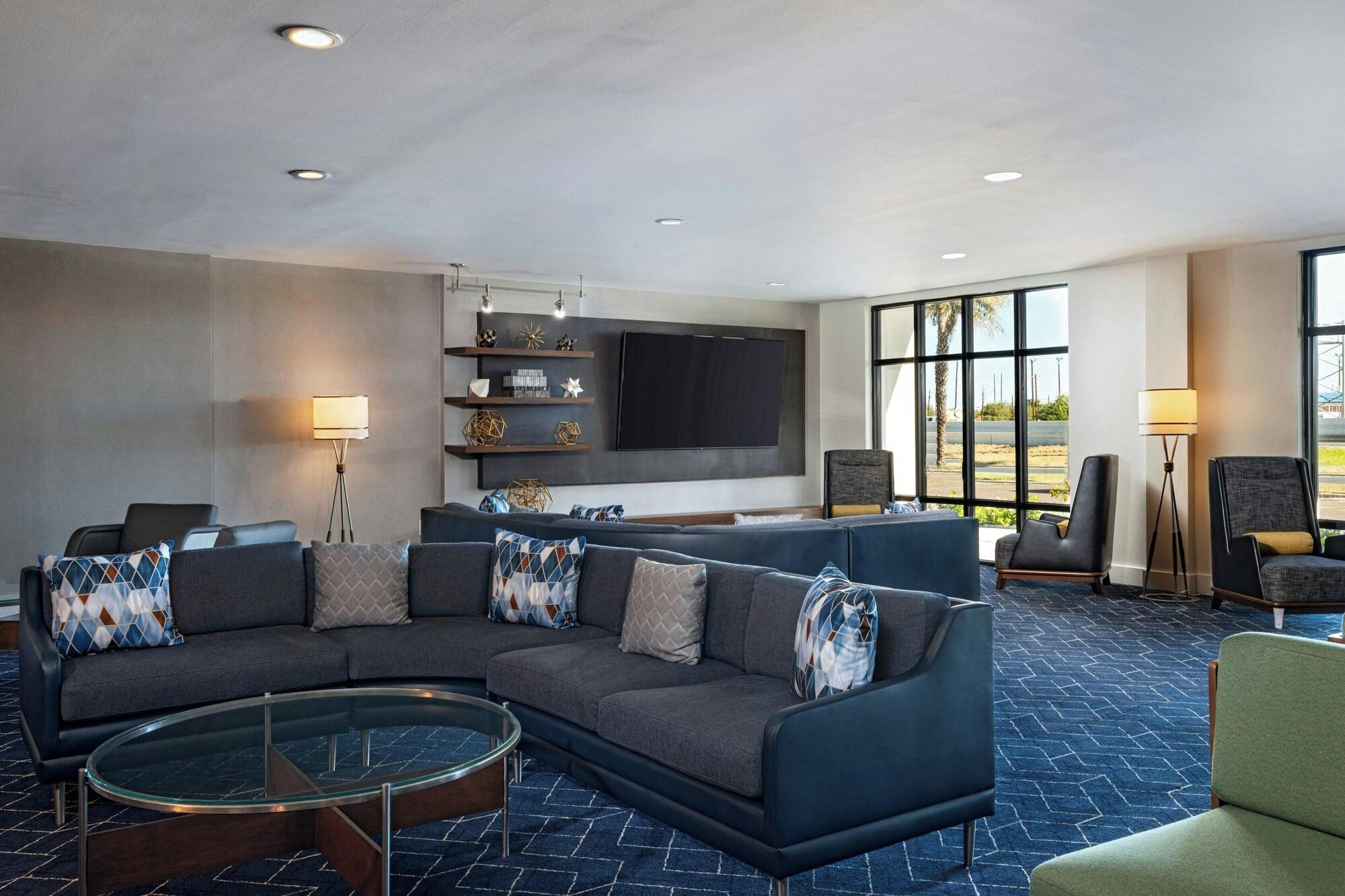 Vista Lobby Courtyard Marriott Laredo