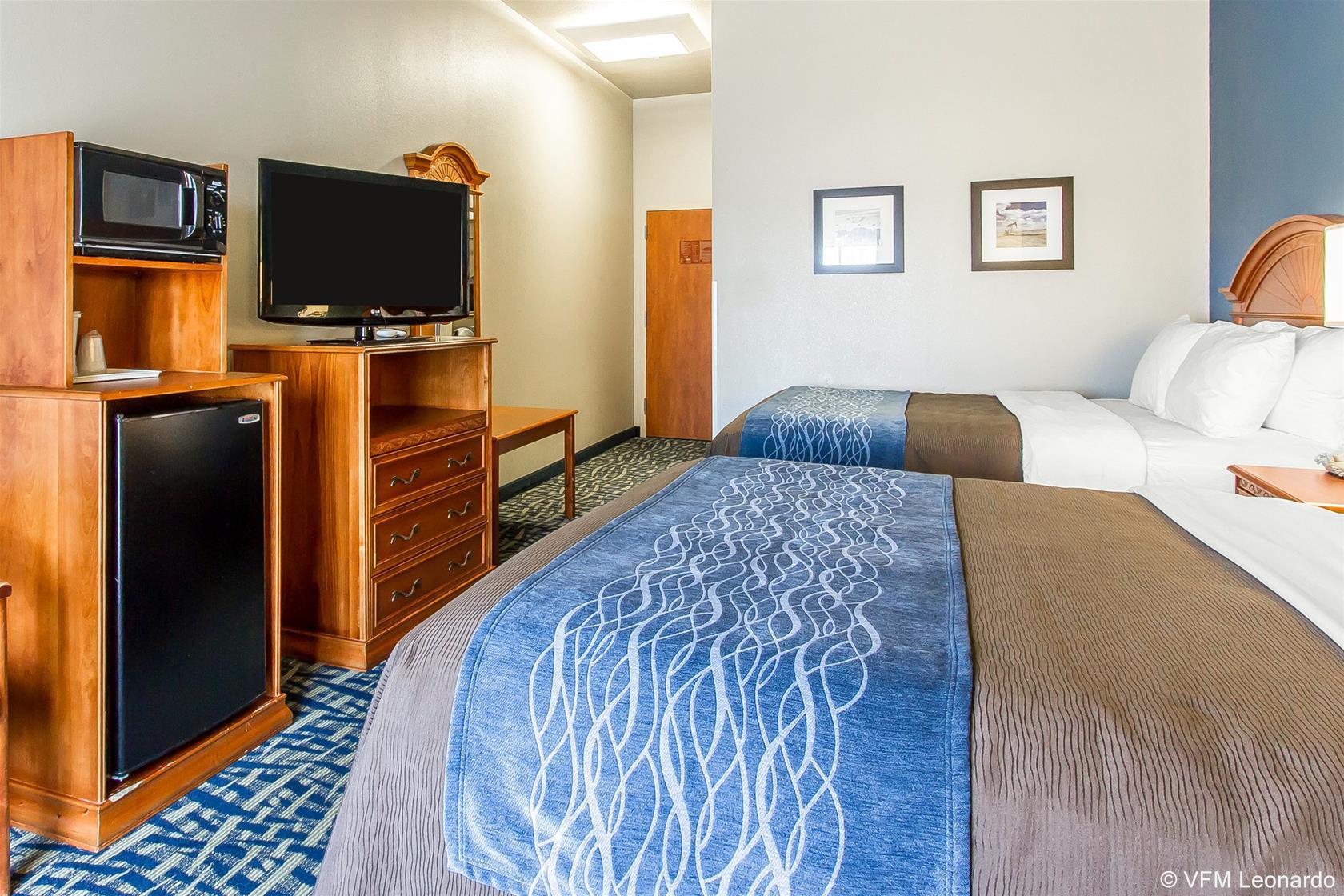 Vista Exterior Comfort Inn & Suites Pauls Valley - City Lake