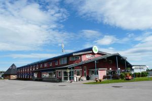 Alojamiento - Hotell E-10