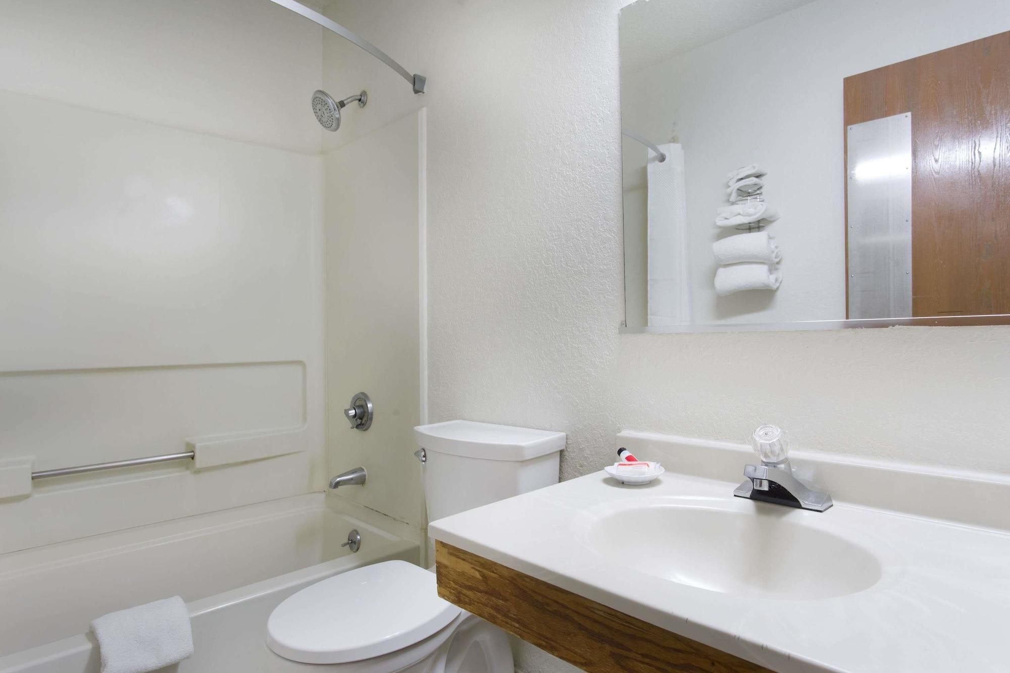 Equipamiento de Habitación Super 8 by Wyndham Greensboro/Coliseum/Conv.
