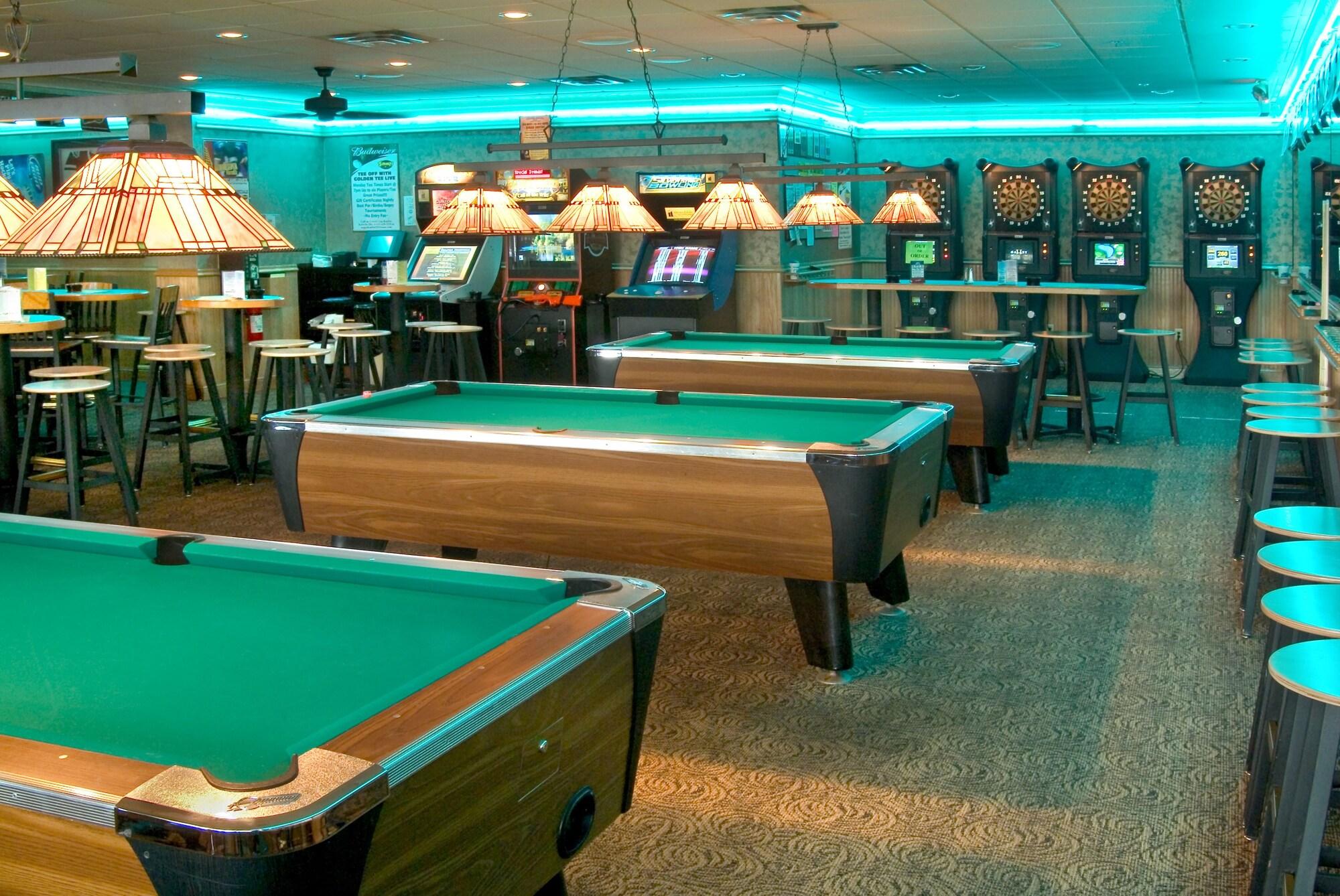 Bar/Salón Holiday Inn Express & Suites Vadnais Heights by IHG