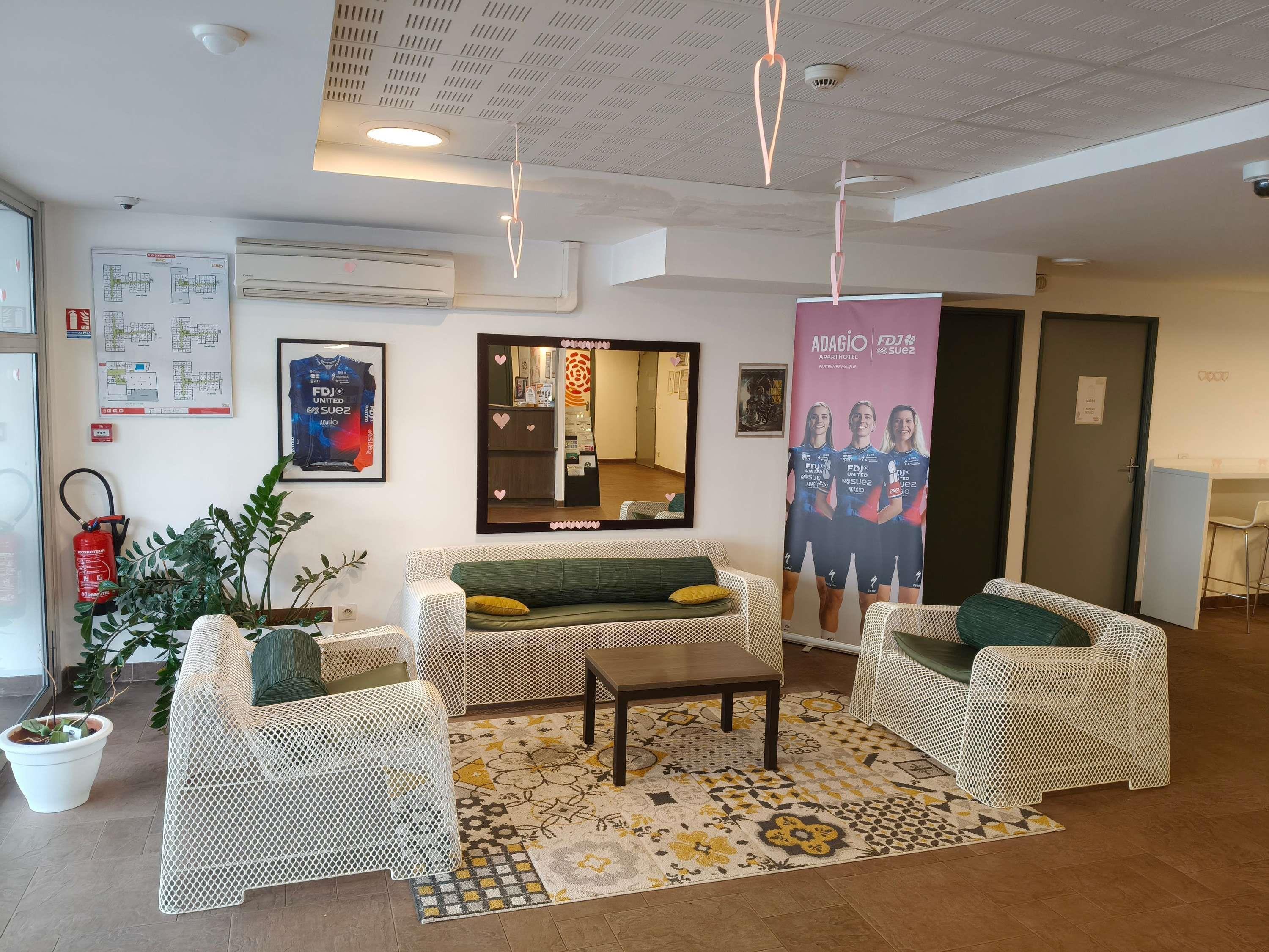 Vista Exterior Aparthotel Adagio Access Poitiers