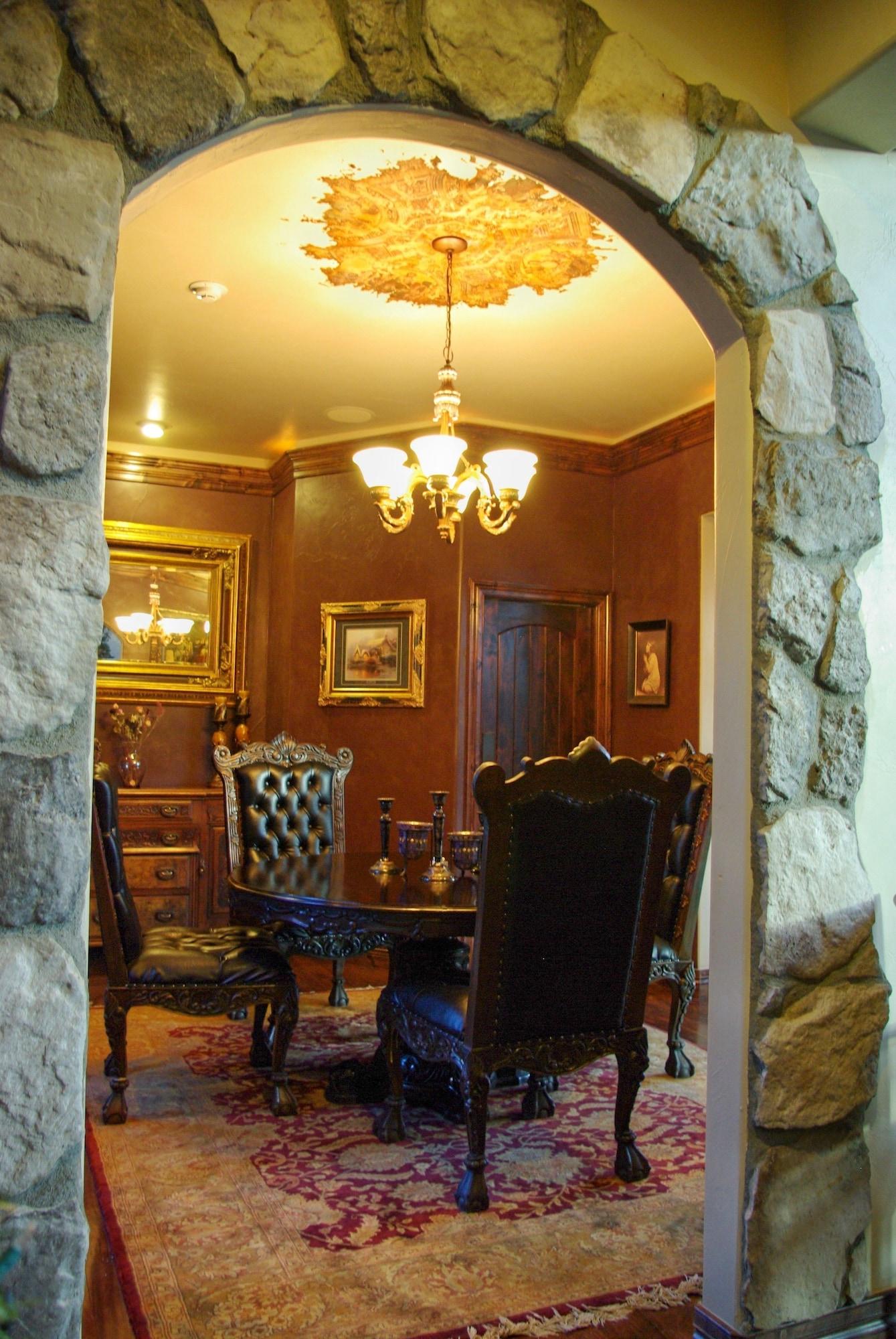 Vista Lobby Arrowhead Manor Bed & Breakfast Inn & Event Center