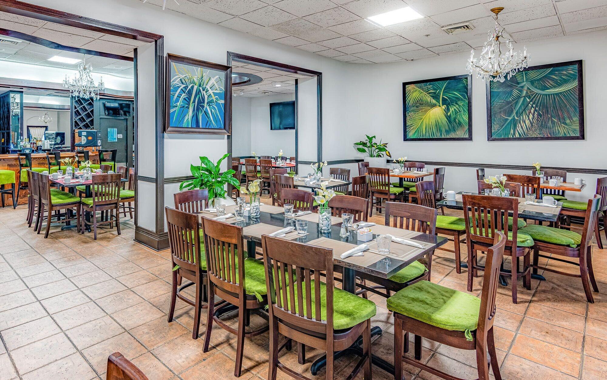 Restaurant Seacoast Suites on Miami Beach