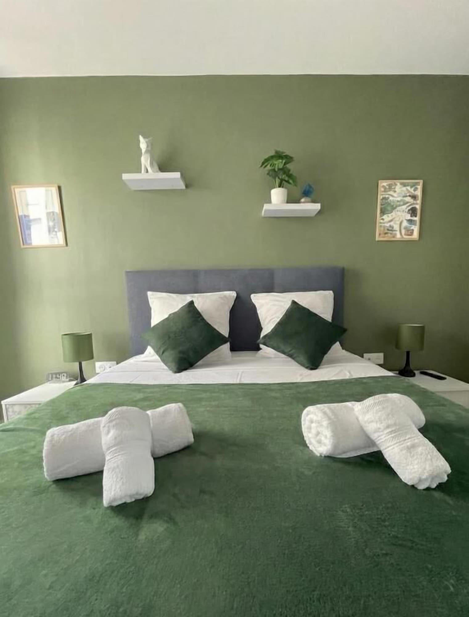 Quarto Q&R Renting - Suites Design Luxueuses