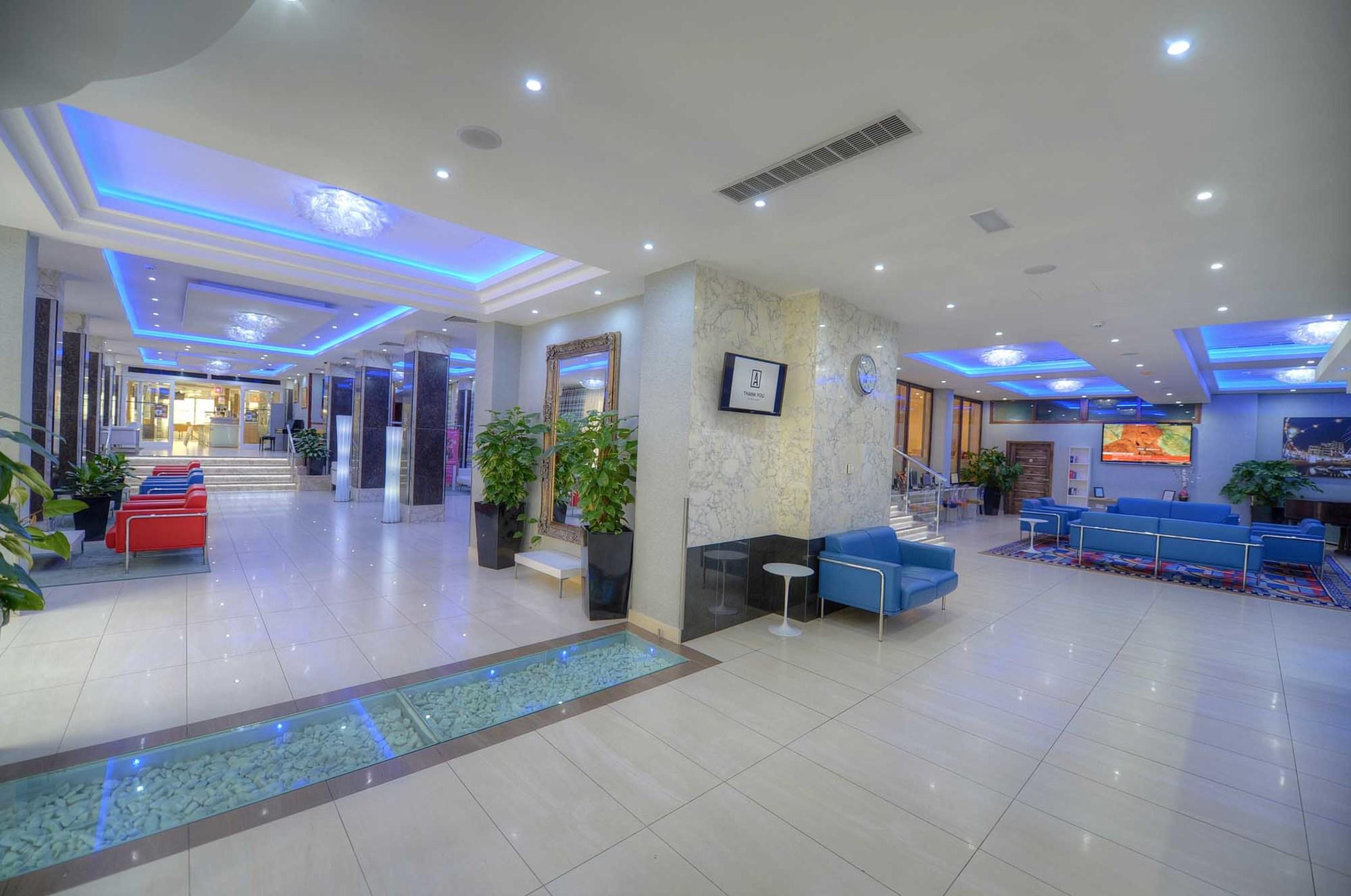 Vista Lobby Alexandra Hotel