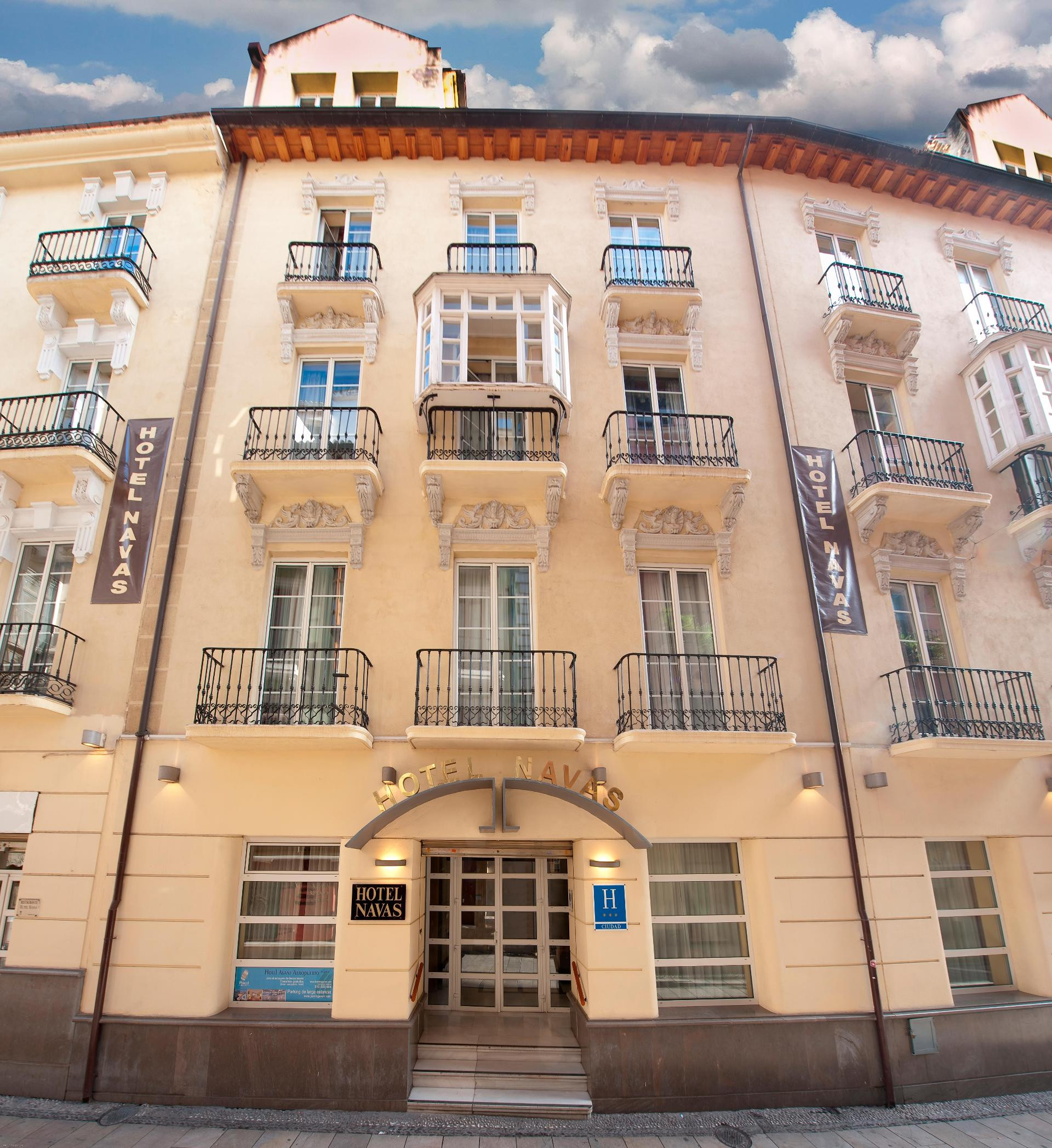 Vista Exterior Hotel Porcel Navas