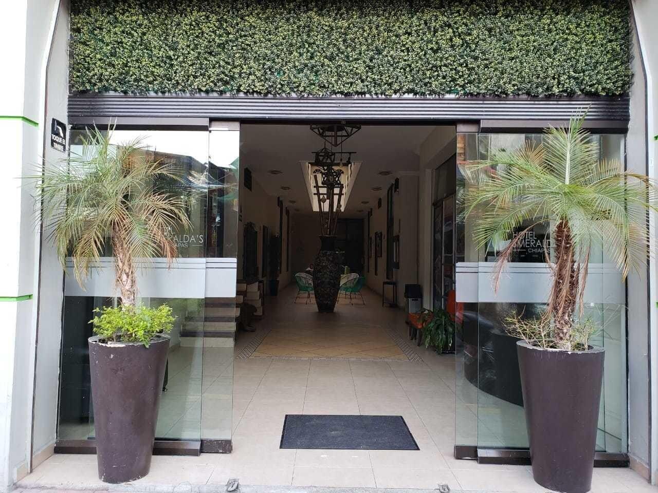 Vista Exterior Hotel Esmeralda's