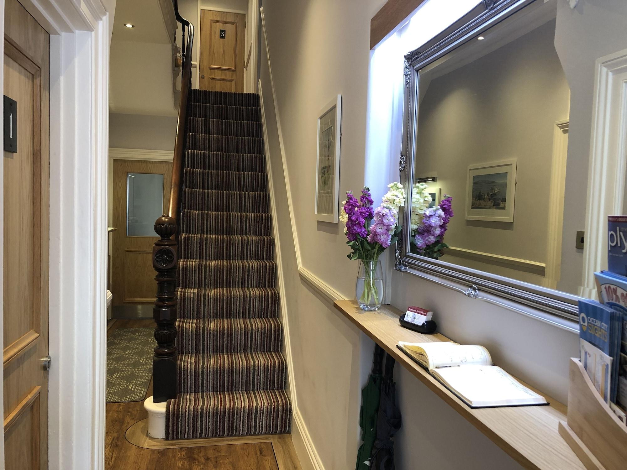 Vista Lobby Edgcumbe Guest House
