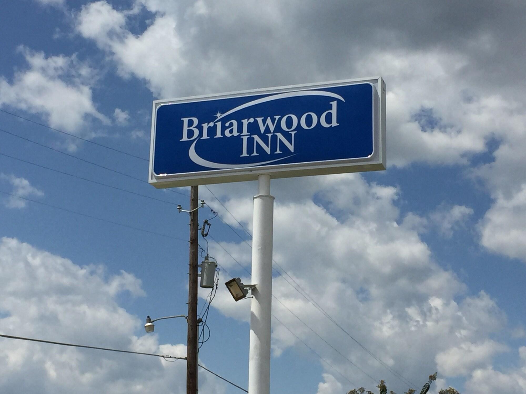 Varios Briarwood Inn