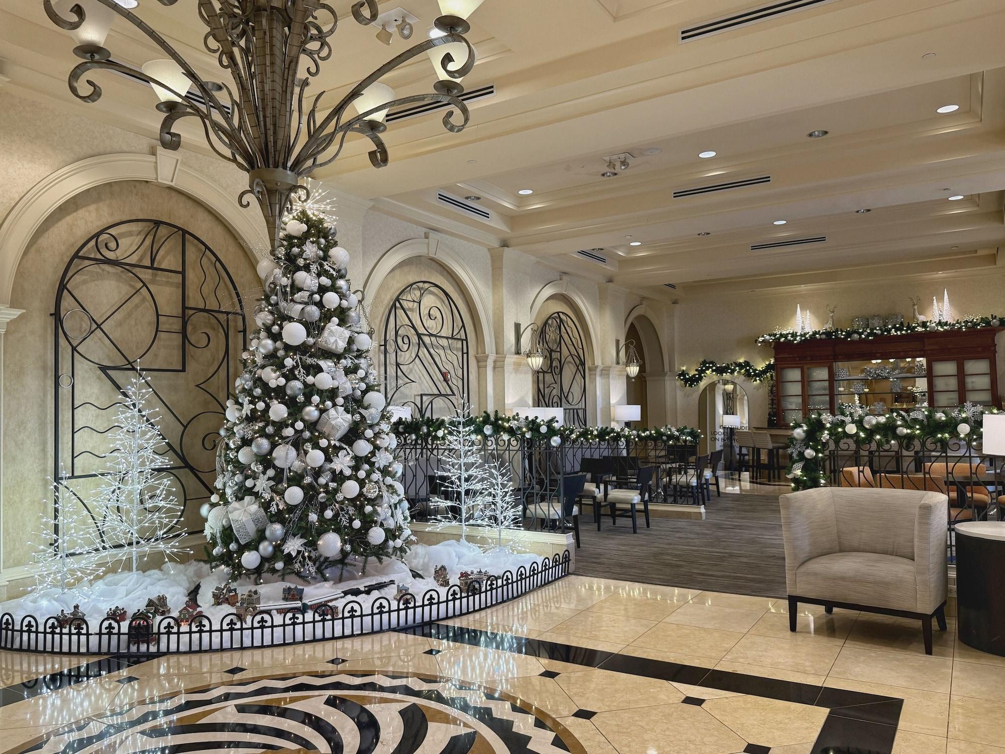 Vista Lobby Hilton Naples