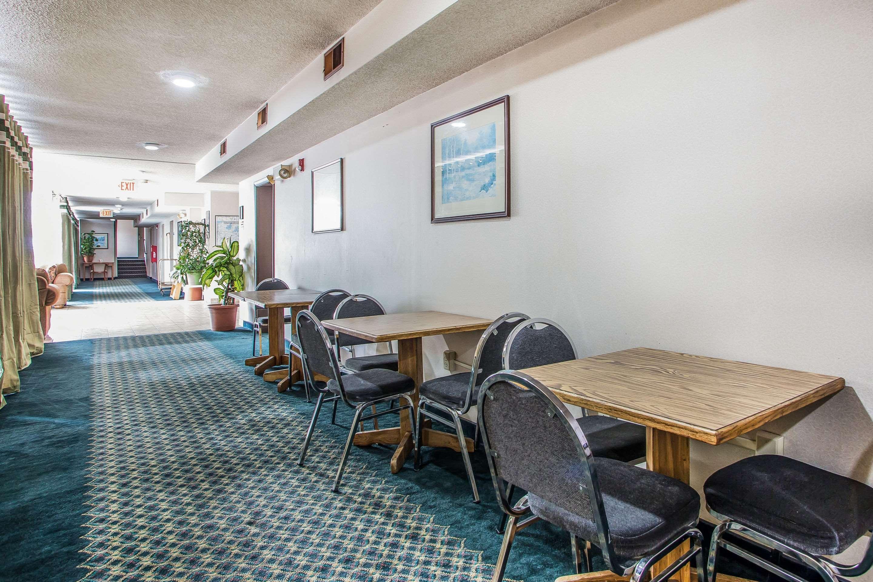 Restaurant Rodeway Inn Bedford