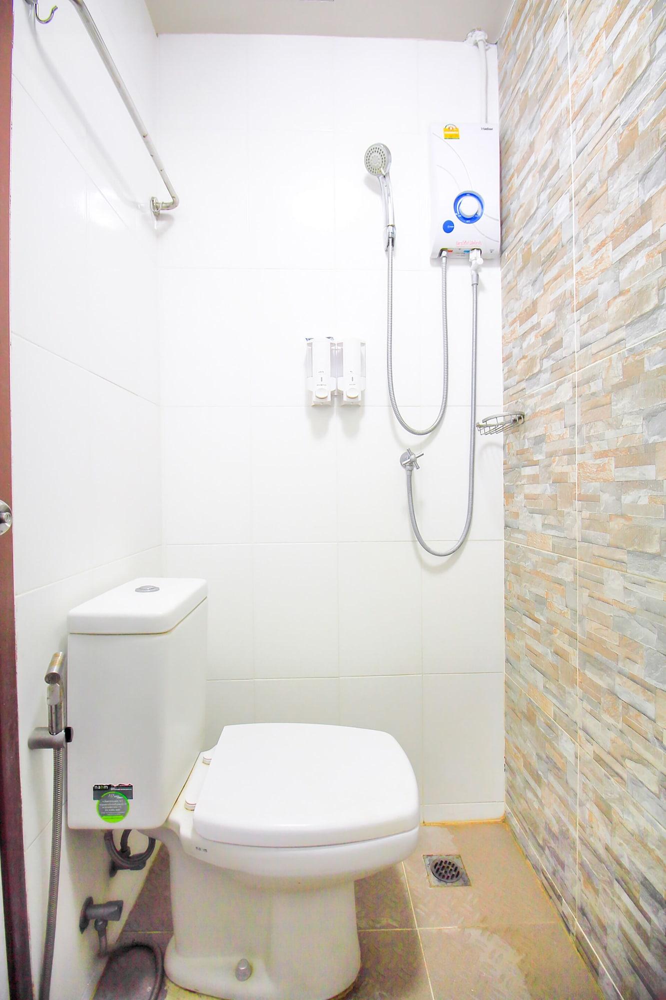 Equipamiento de Habitación OYO 349 Aroonrung House