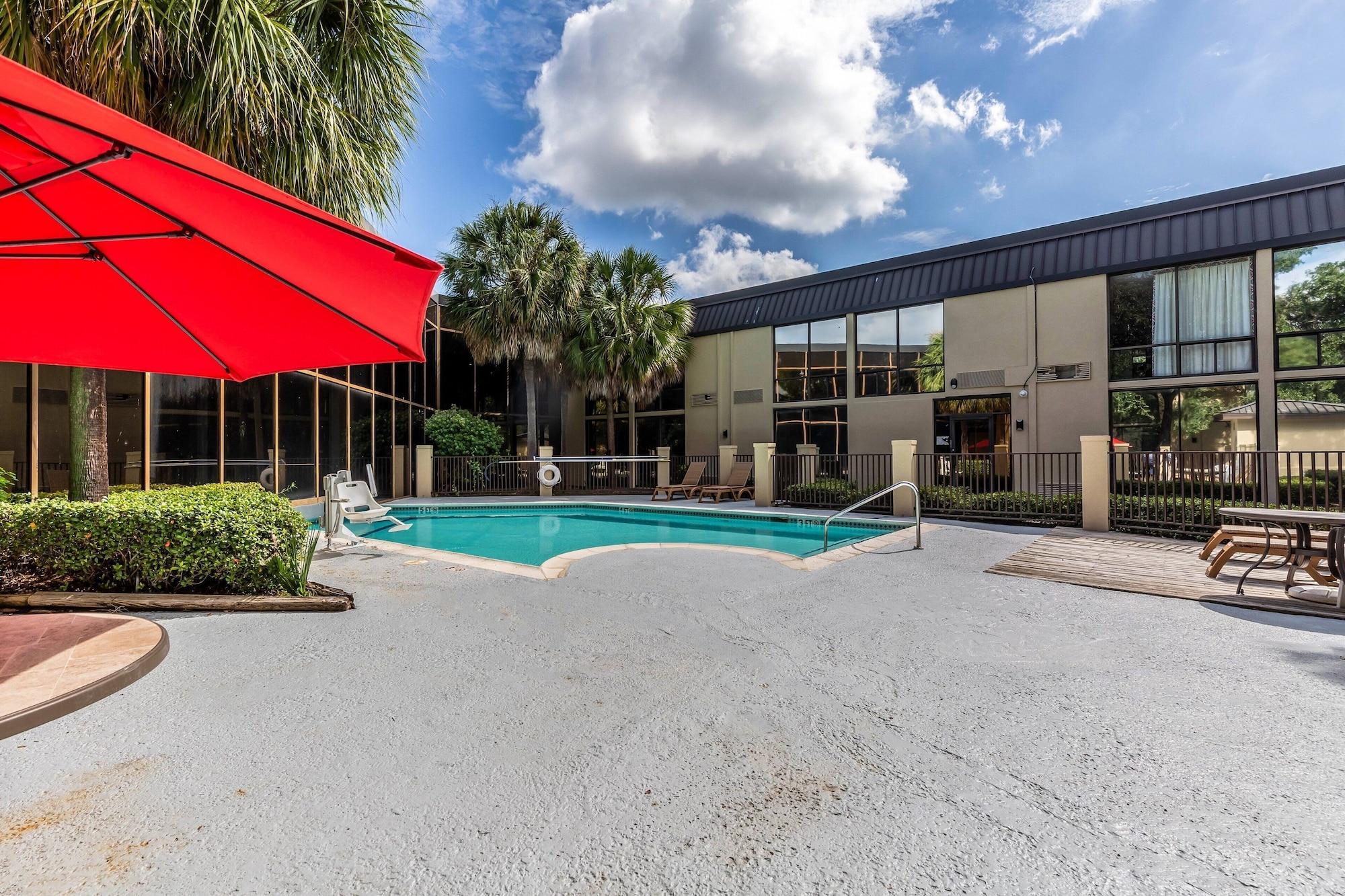 Varios Red Roof Inn PLUS+ & Suites Houston - IAH Airport SW