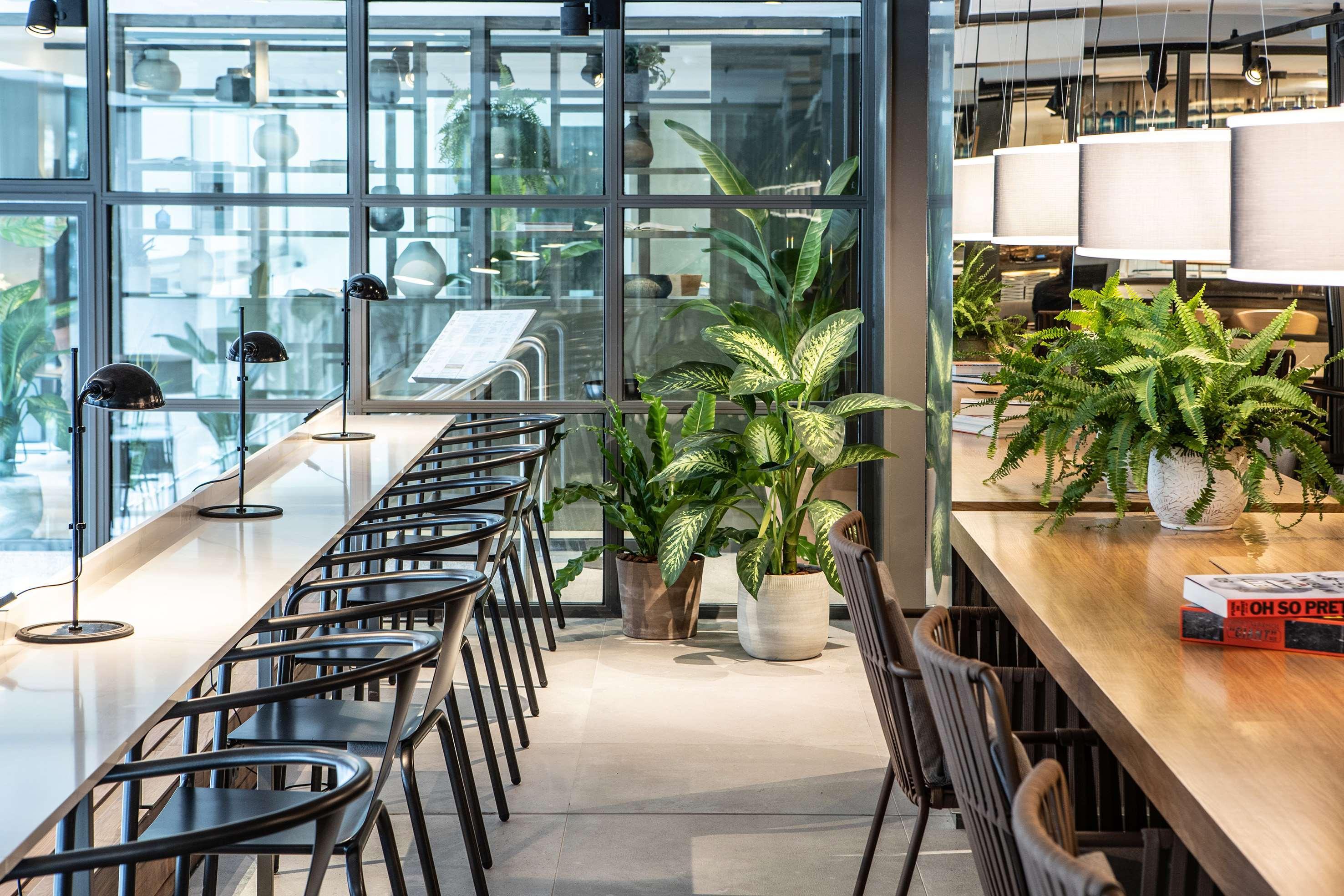 Bar/Salón INNSiDE by Meliá Zaragoza