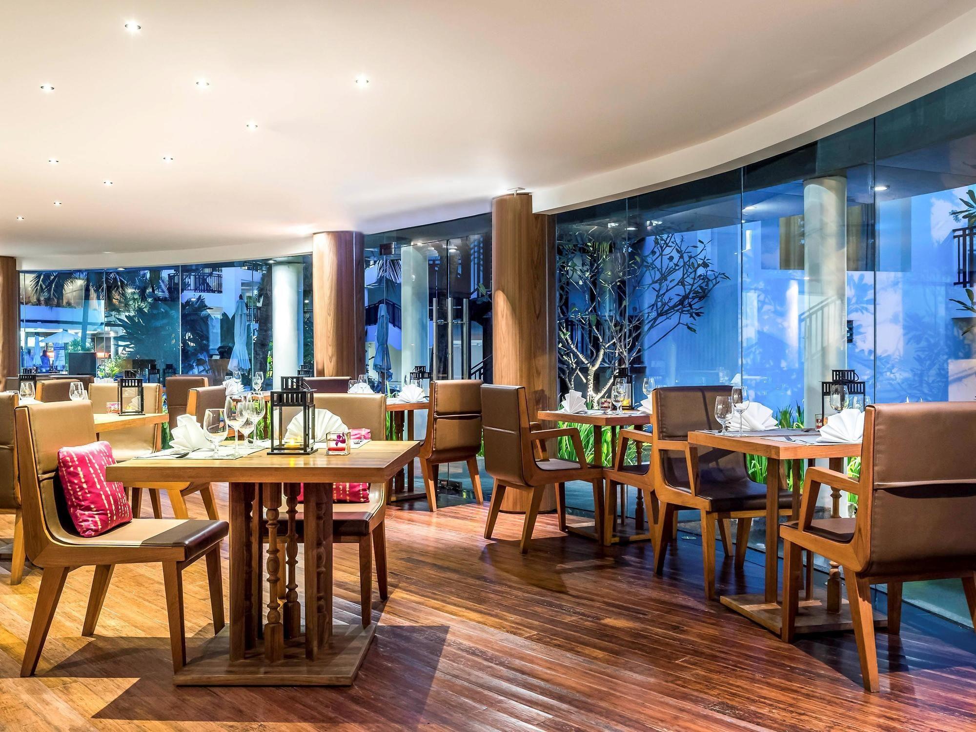 Restaurant Novotel Phuket Karon Beach Resort and Spa