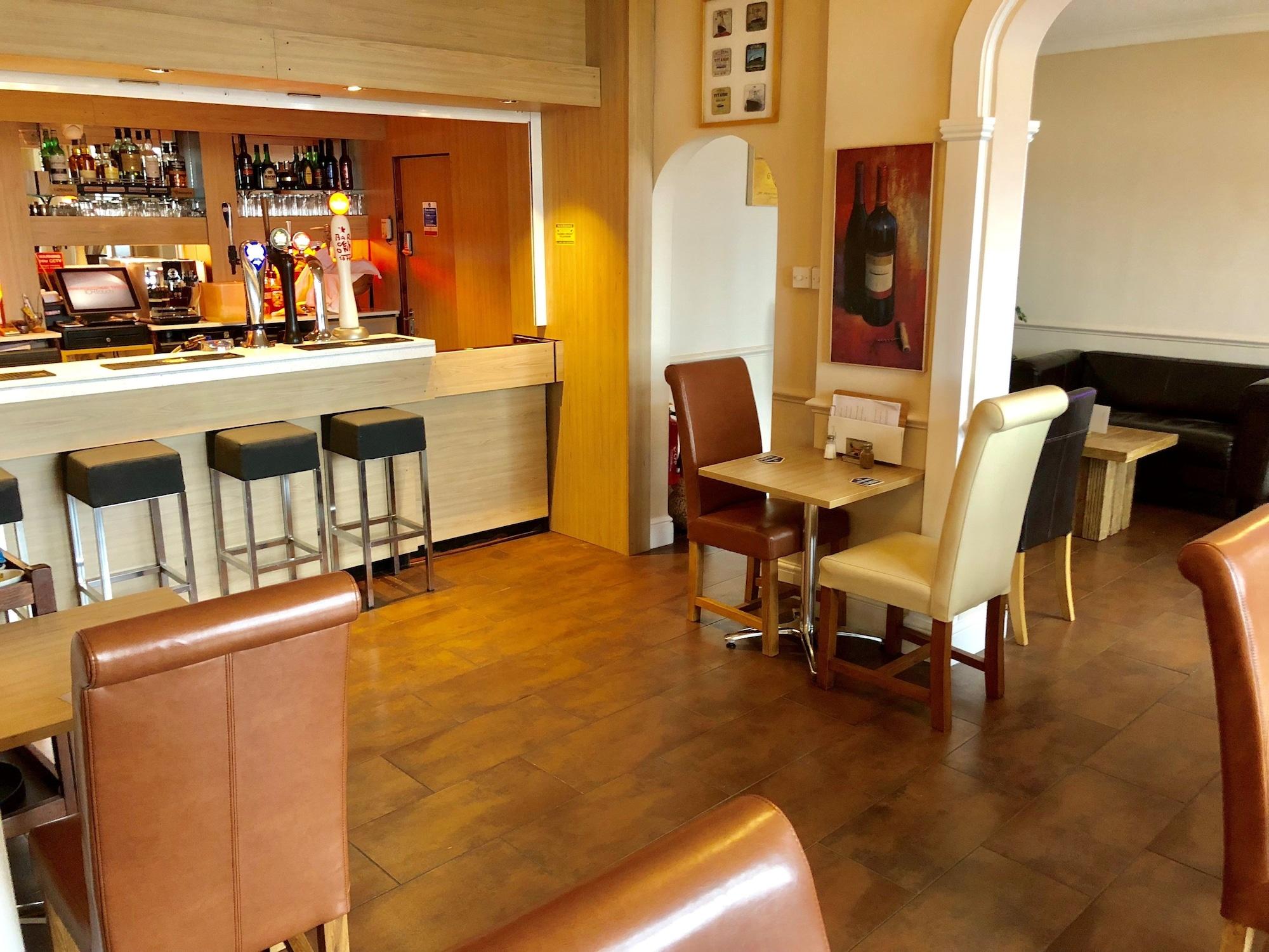 Bar/Salón Best Western Princes Marine Hotel