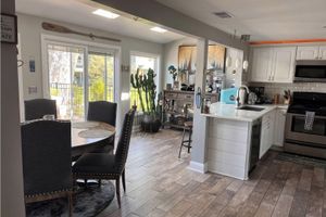 Alquiler Vacacional - SLICE OF HEAVEN lake front cottage with HOTTUB, fire pit, kayaks & Dog friendly!