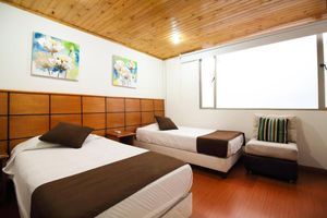 Alojamiento - Casa Quinta Hotel Embajada