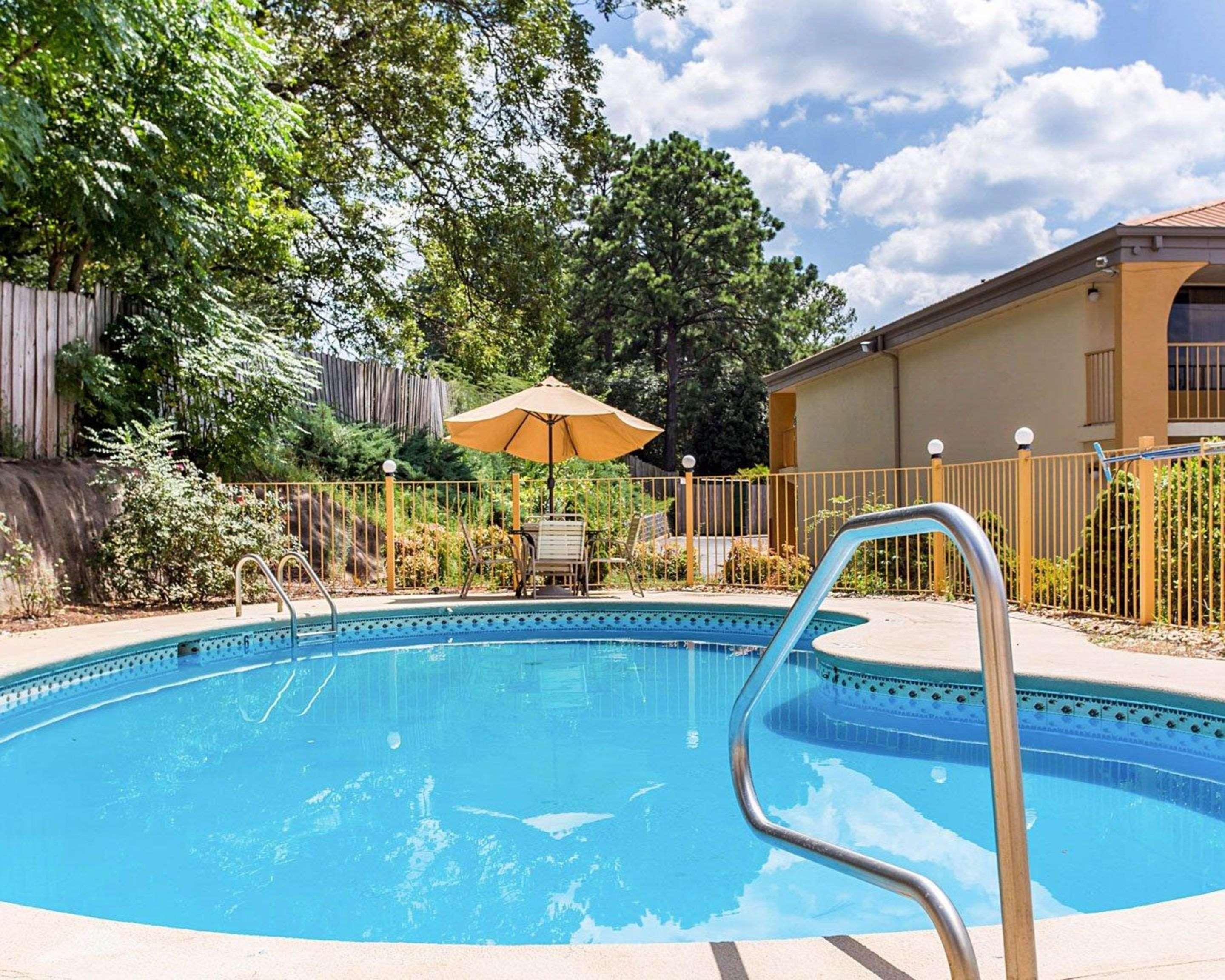Vista Piscina Econo Lodge Inn & Suites Griffin North