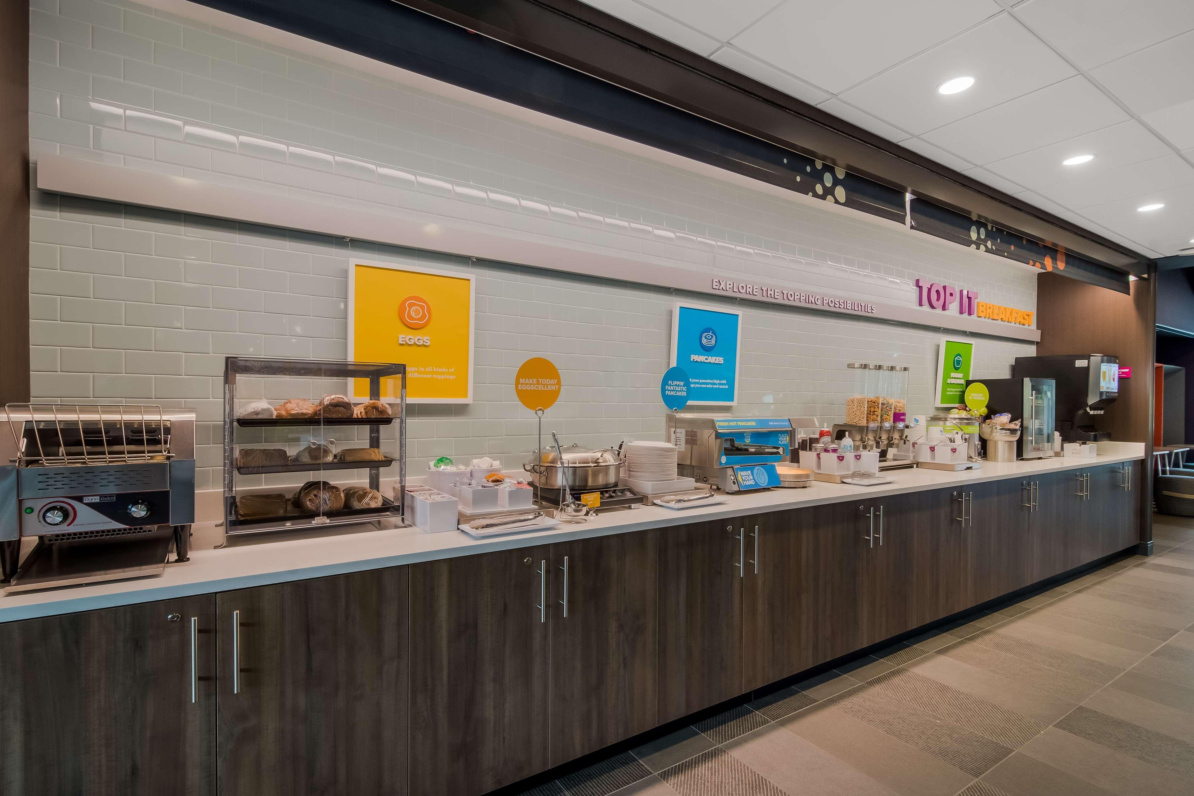 Restaurant Tru By Hilton Wilson