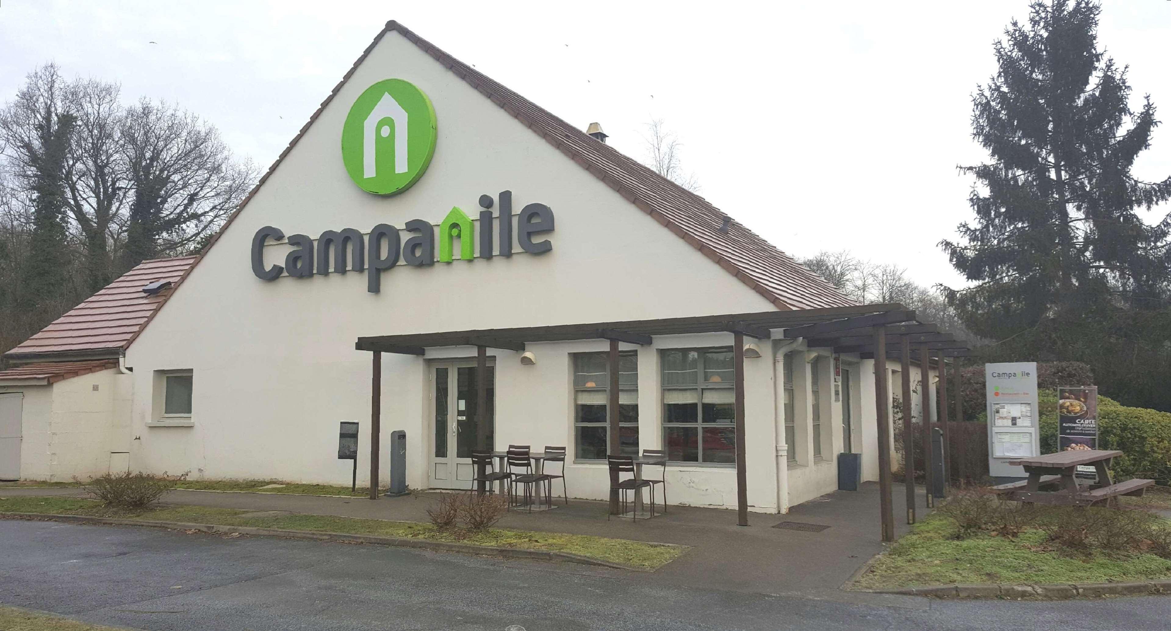 Vista Exterior Campanile Chantilly