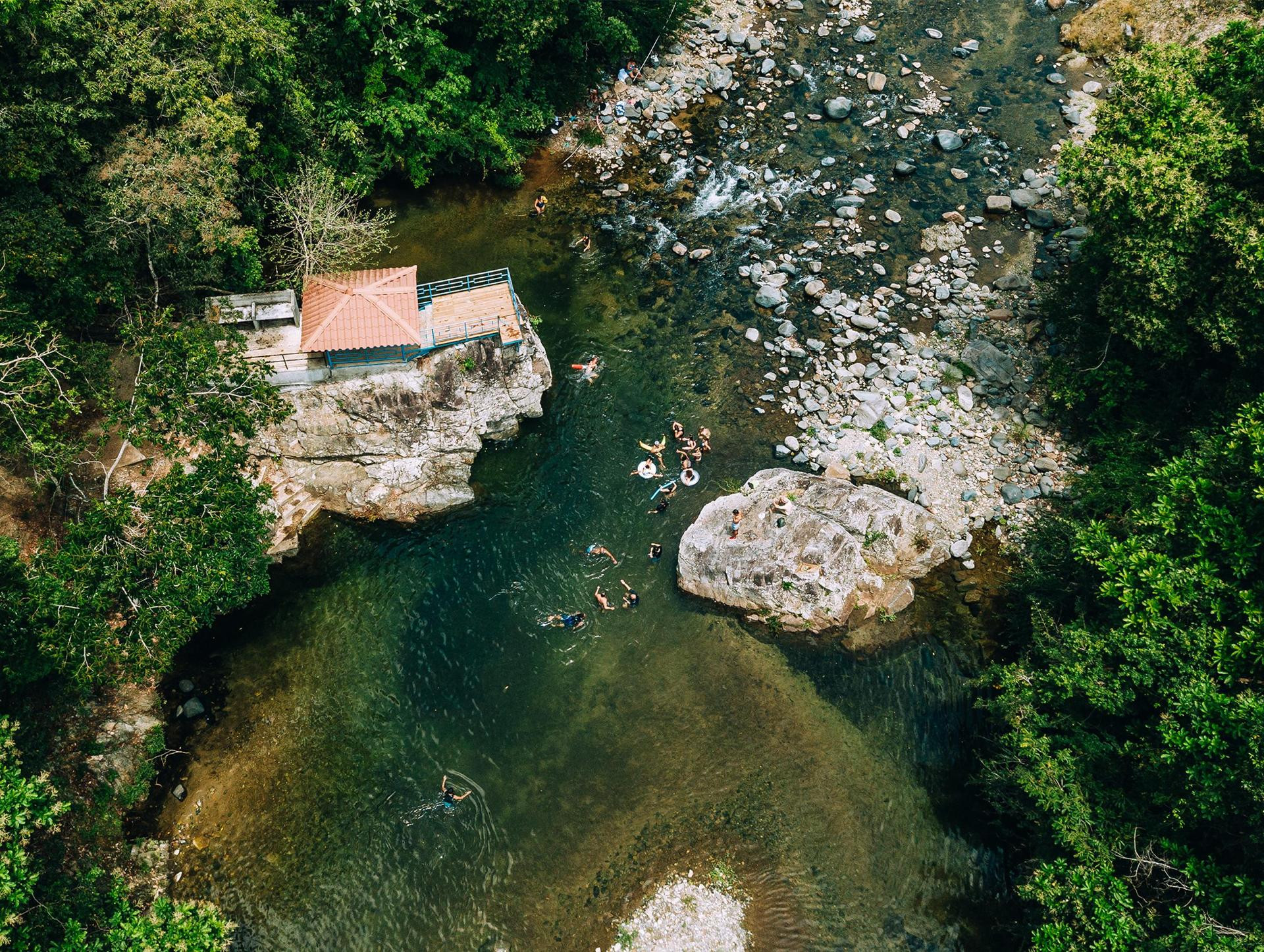 Varios Selina Kalu Yala