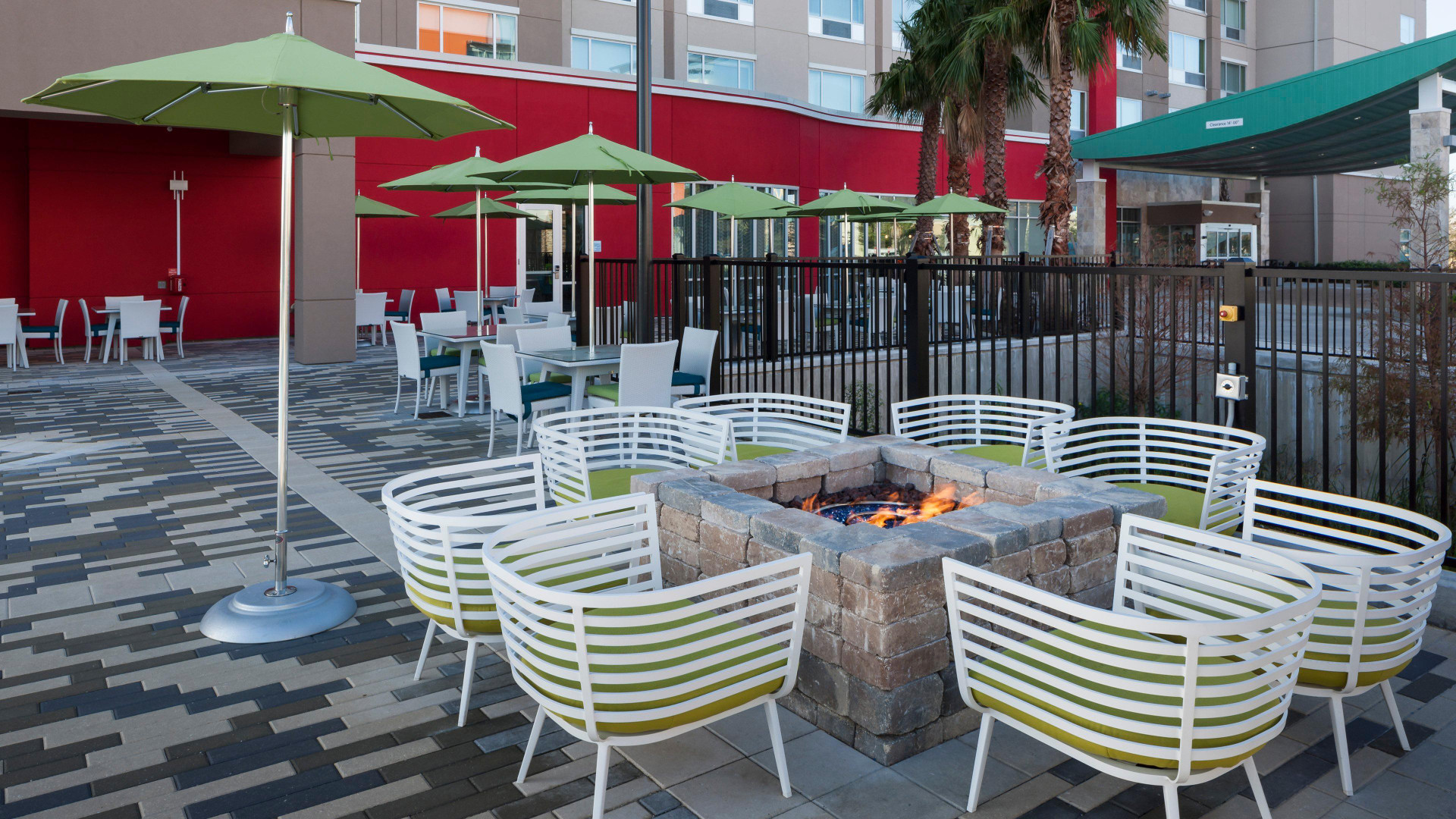 Vista Piscina Holiday Inn Express & Suites Orlando at SeaWorld by IHG