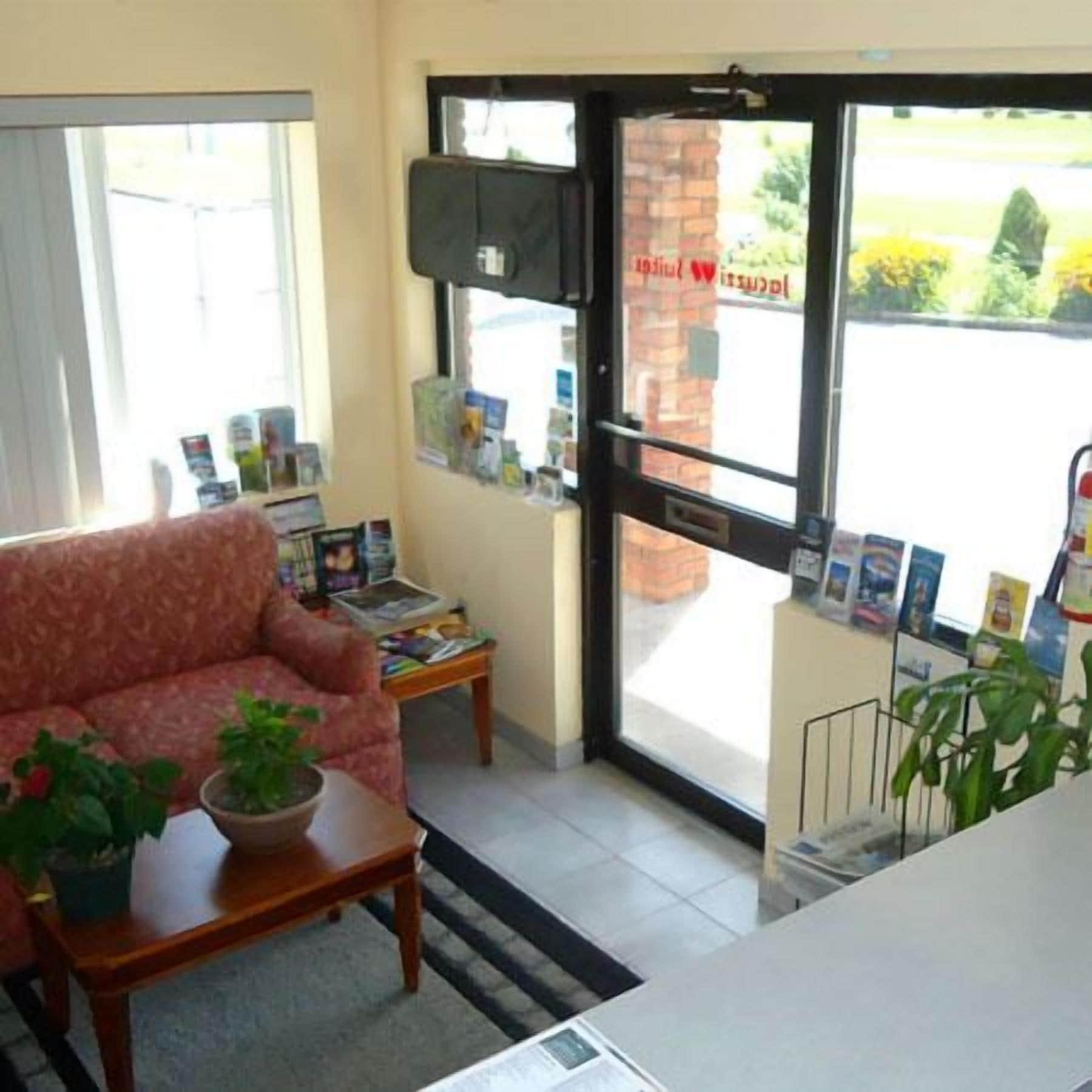 Vista Lobby Caravan Inn Motel