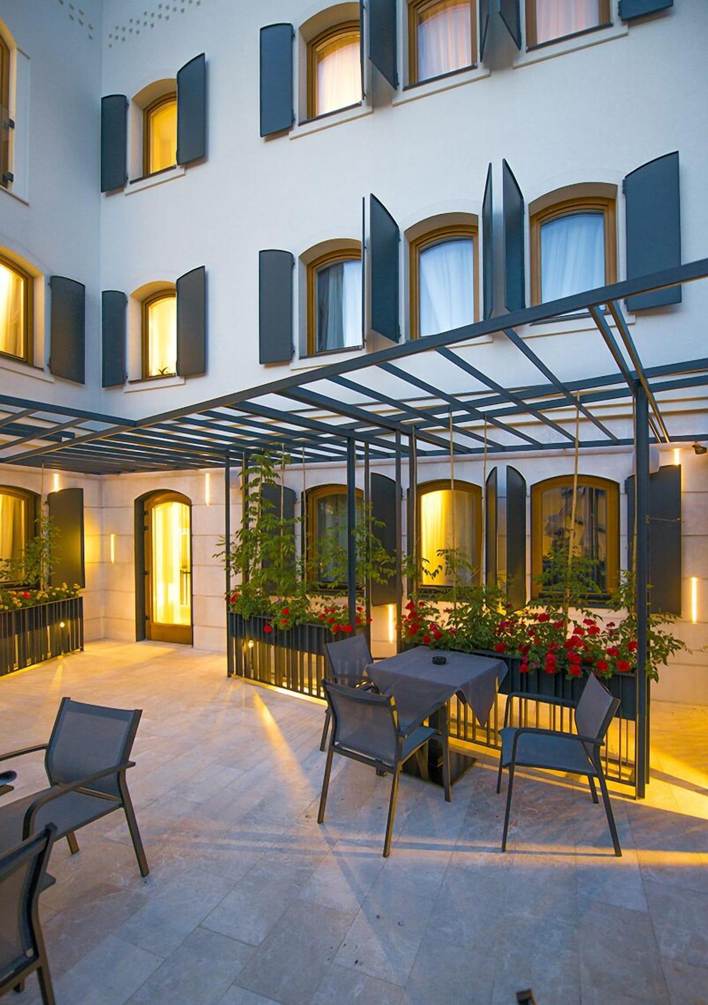 Vista Exterior Hotel Sana