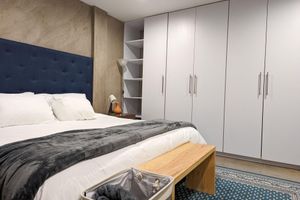 Alquiler Vacacional - Boutique Condo on Private Street in Condesa |  King Bed w/ Fast Wifi