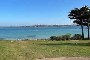 Alquiler Vacacional - very quiet Mansion with 280° seaview + privat access to the sea + big garden