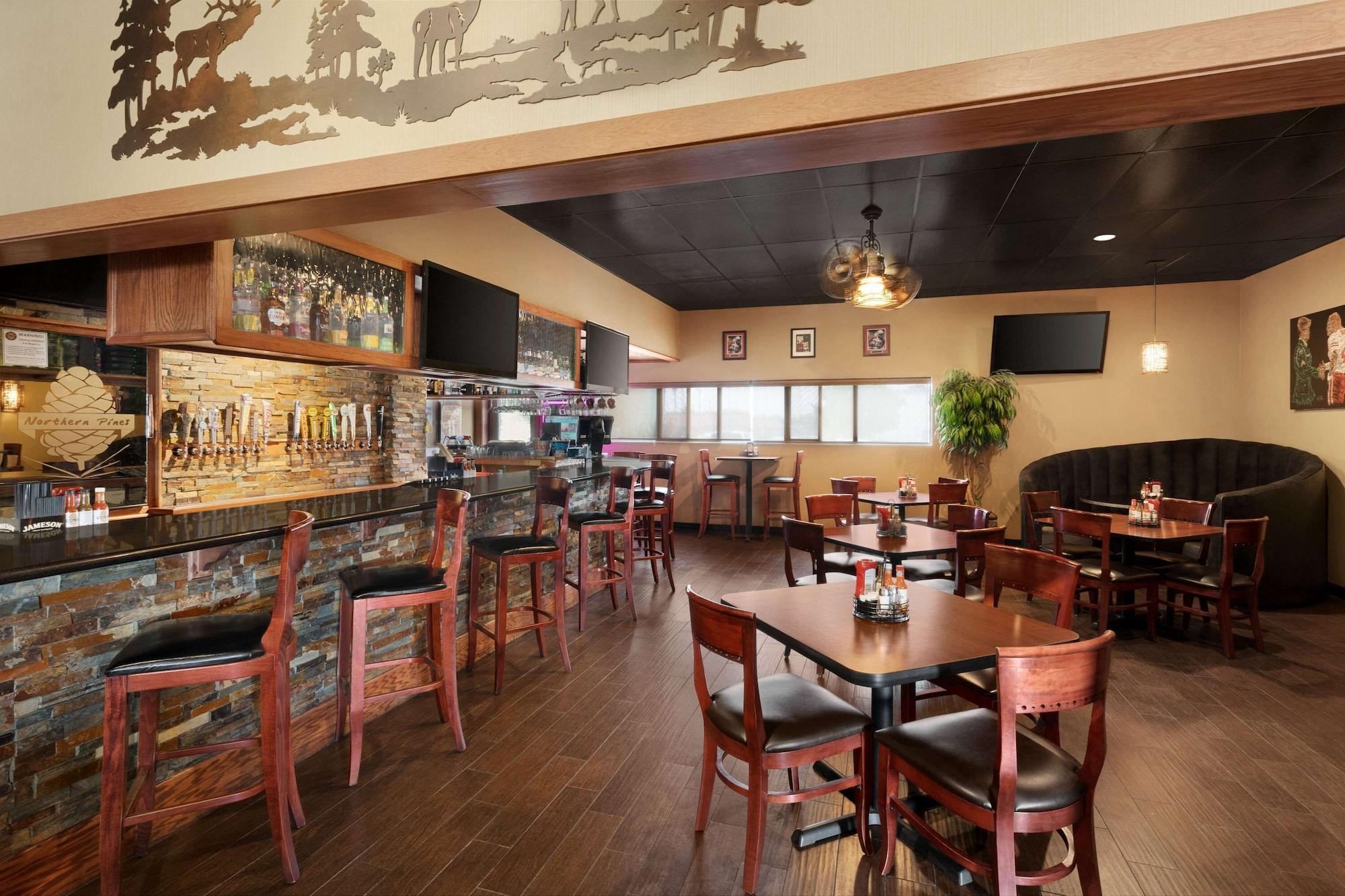 Restaurant Days Hotel by Wyndham Flagstaff