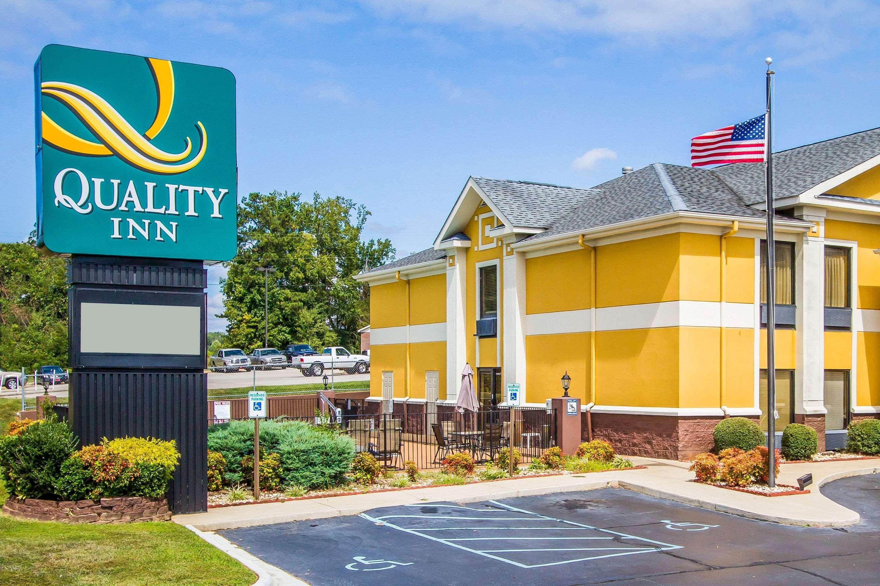 Vista Exterior Quality Inn Alexander City