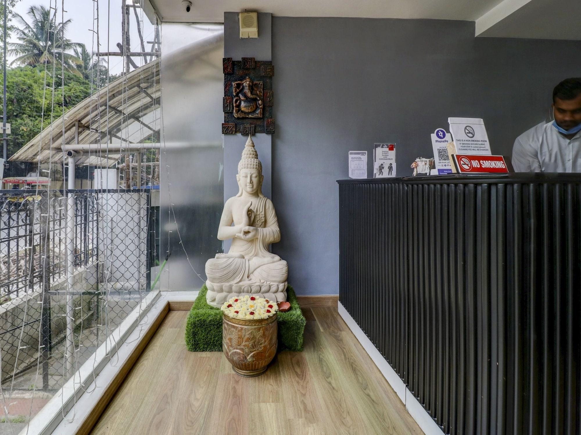 Vista Lobby UPAR Hotels Indiranagar