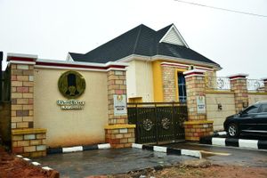 Alojamiento - LJ Grand Resort