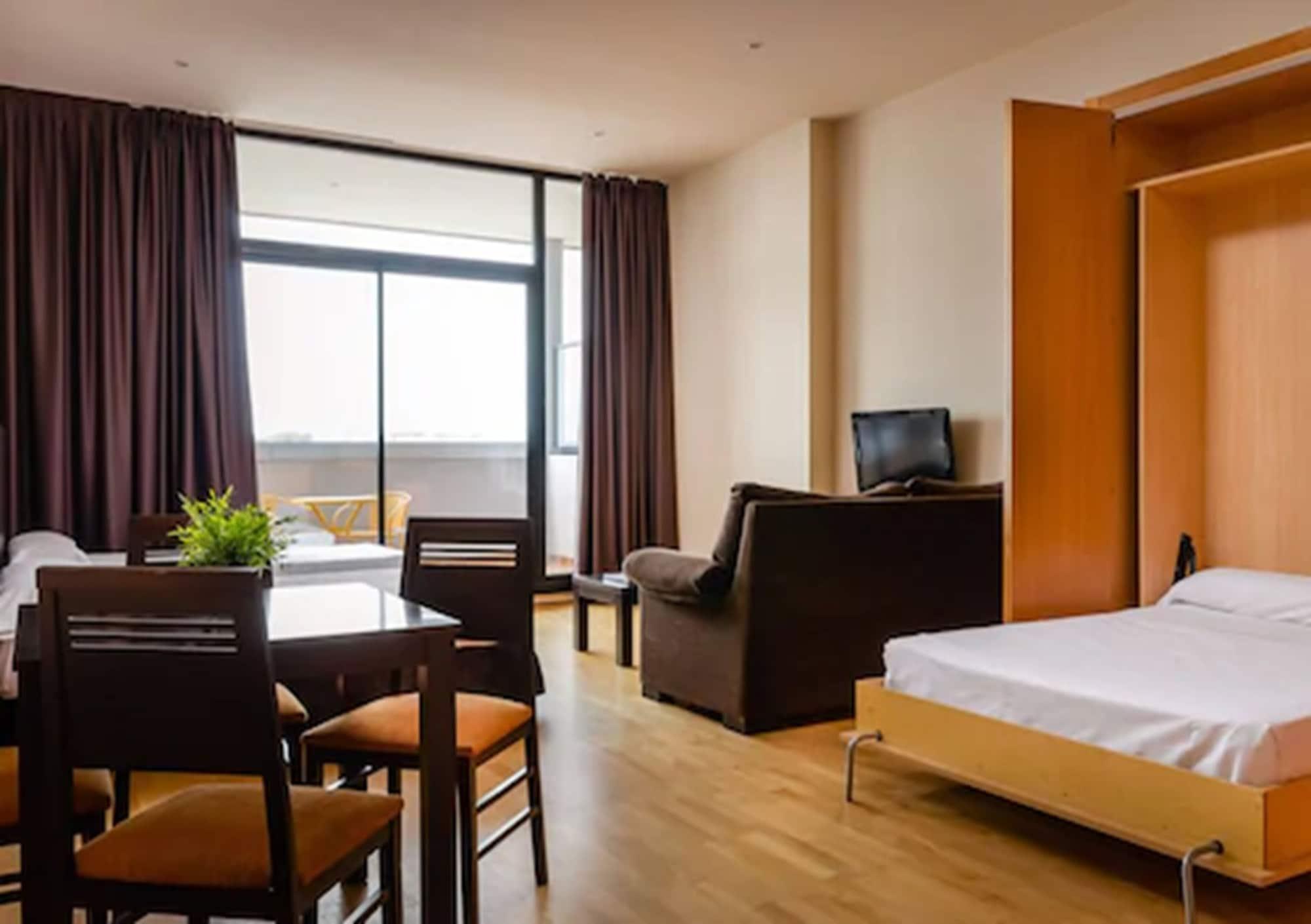 Varios Aparthotel Wellness