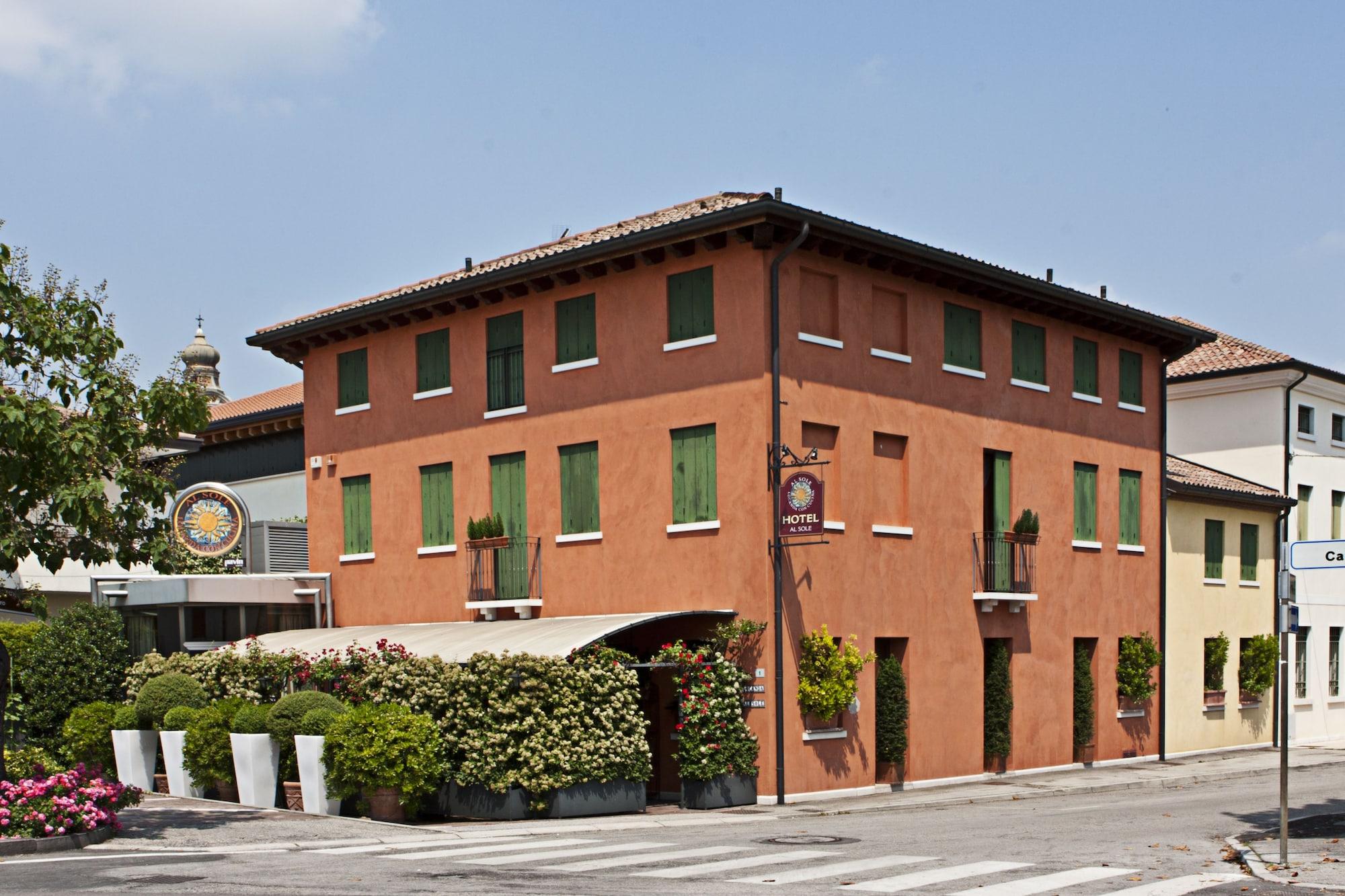 Varios Locanda Al Sole