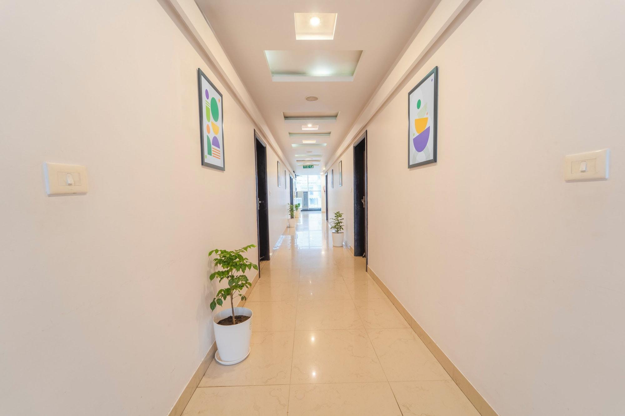 Vista Exterior Treebo Shivam Inn Near Singapore Mall