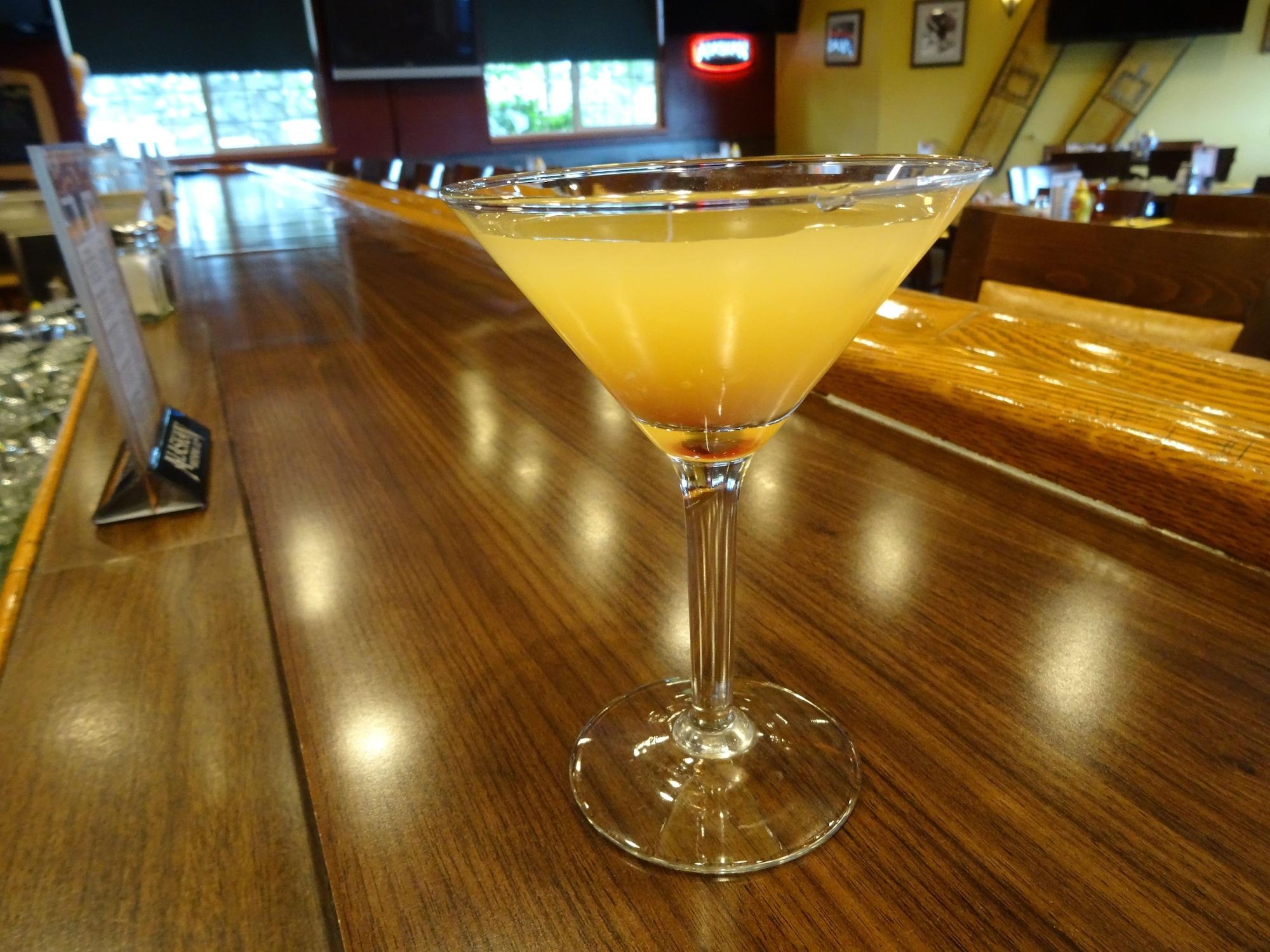 Bar/Salón Coast Inn at Lake Hood