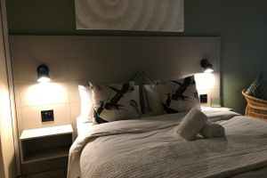 Alquiler Vacacional - Spacious & Modern Unit ll Close to OR Tambo ll Quiet & Safe